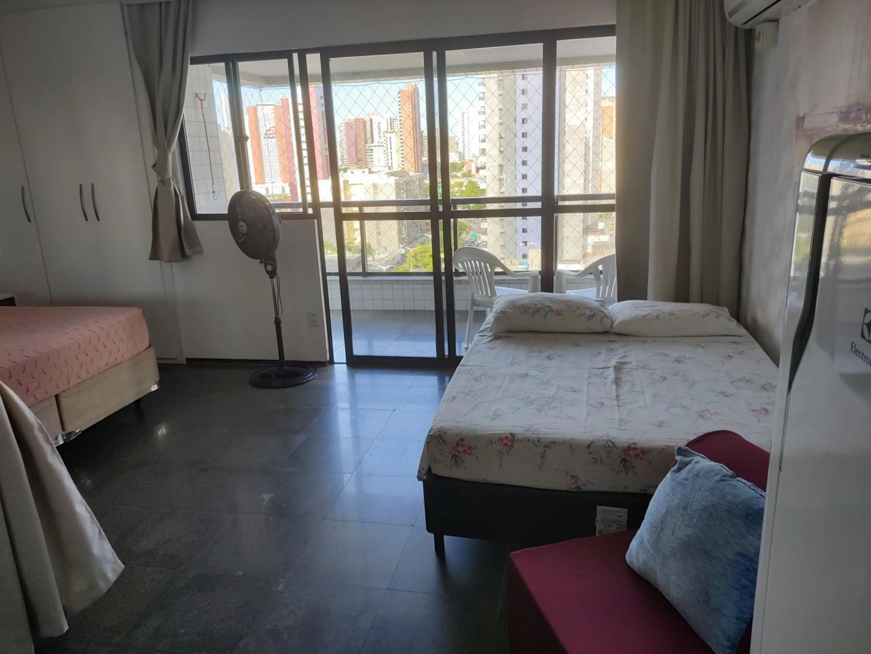 Communal lounge/ TV room, Bed in Via Venetto Flat próximo a feirinha da beira-mar Fortaleza