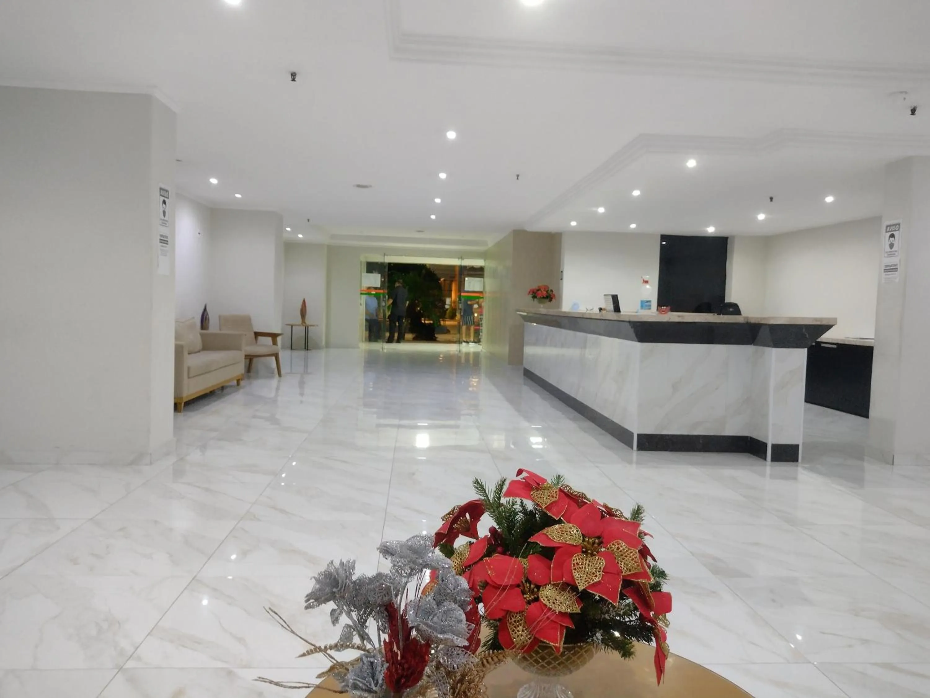 Staff in Via Venetto Flat próximo a feirinha da beira-mar Fortaleza