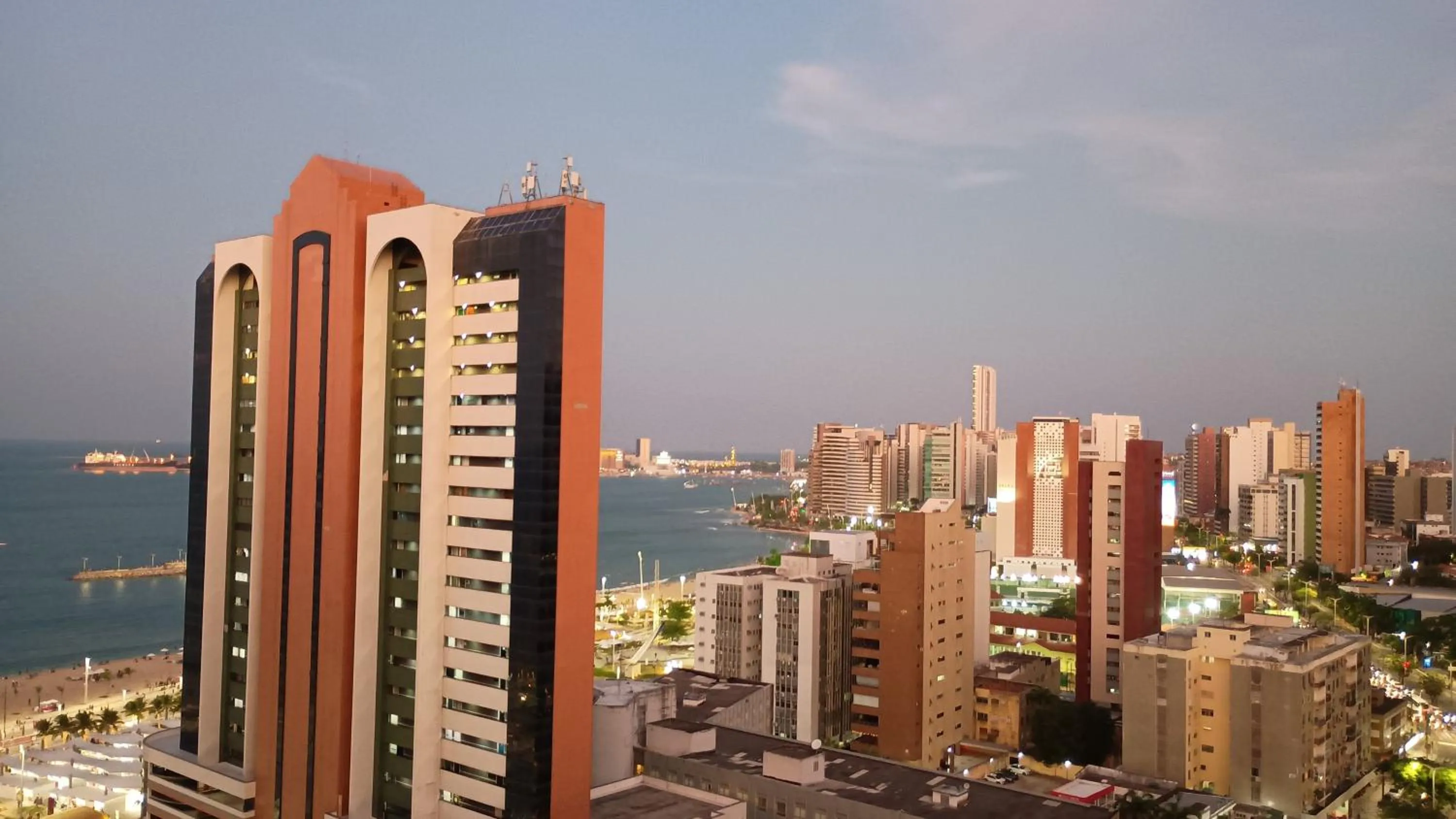 Bird's eye view in Via Venetto Flat próximo a feirinha da beira-mar Fortaleza