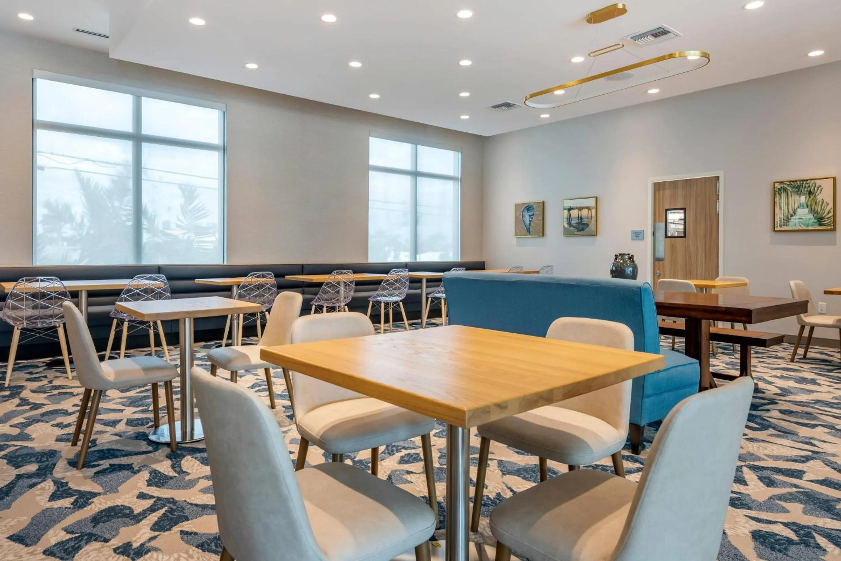 Restaurant/places to eat in Cambria Hotel Fort Lauderdale Beach