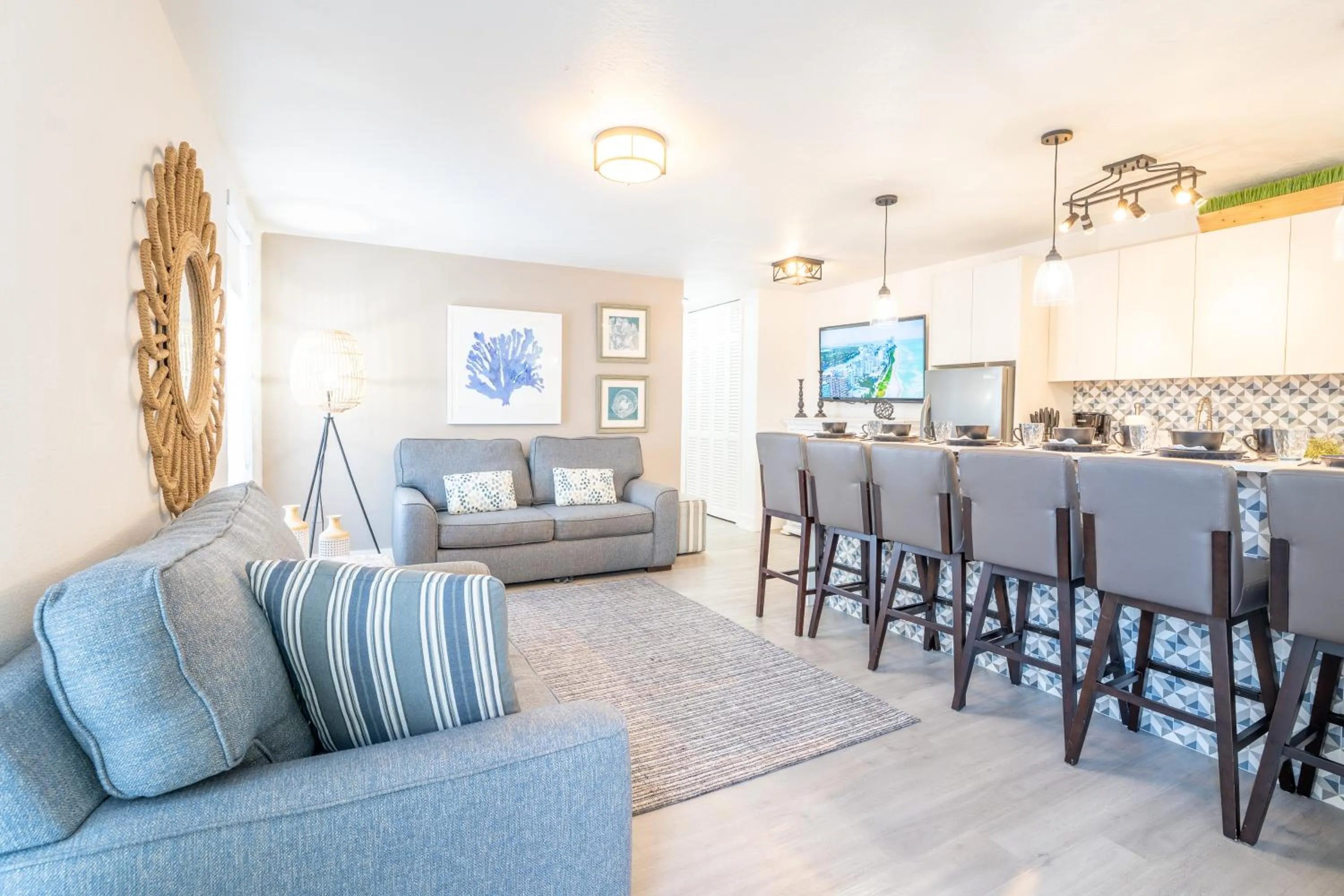 TV and multimedia in PRAIA Hotel Boutique & Apartments Miami Beach