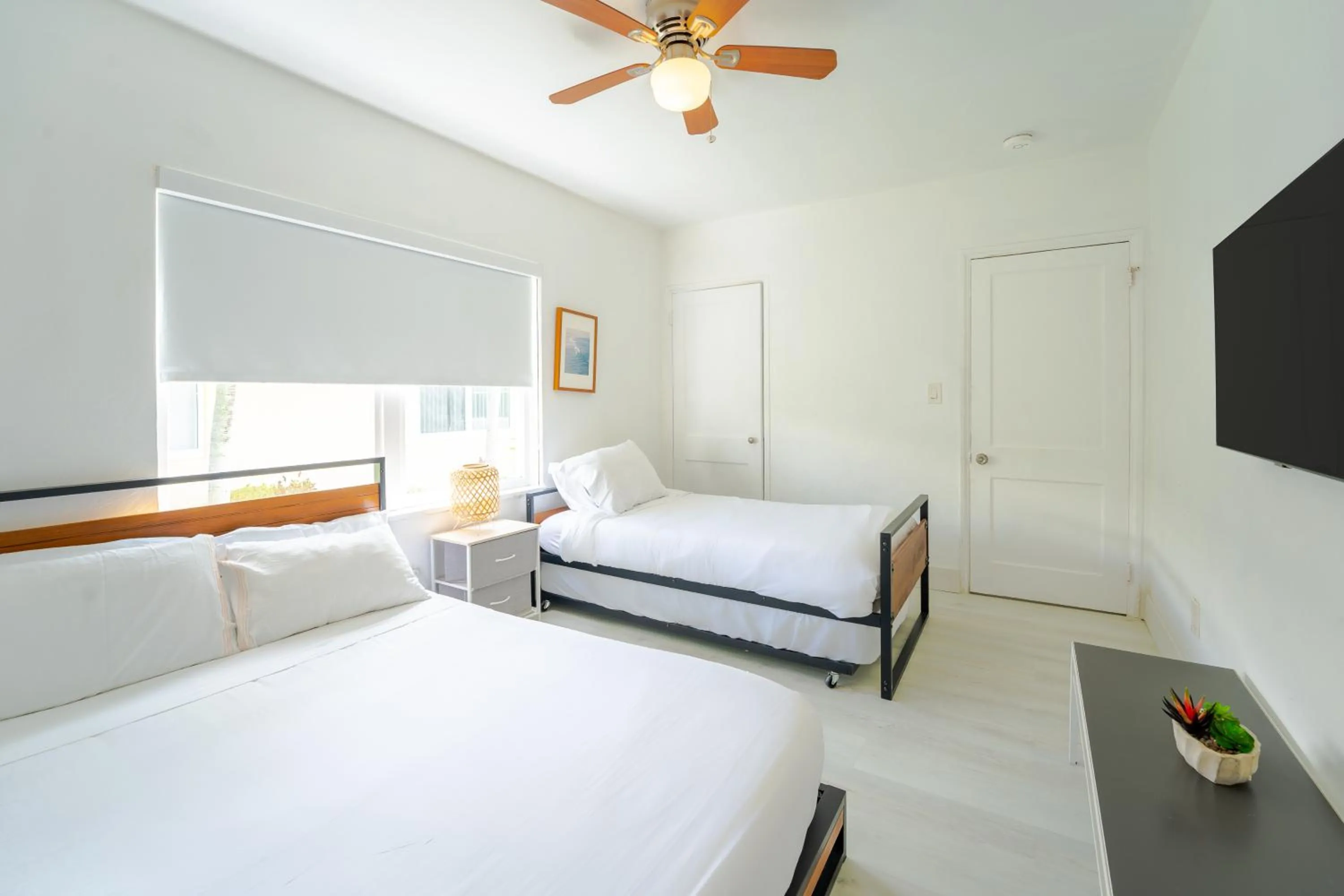 Bed in PRAIA Hotel Hollywood