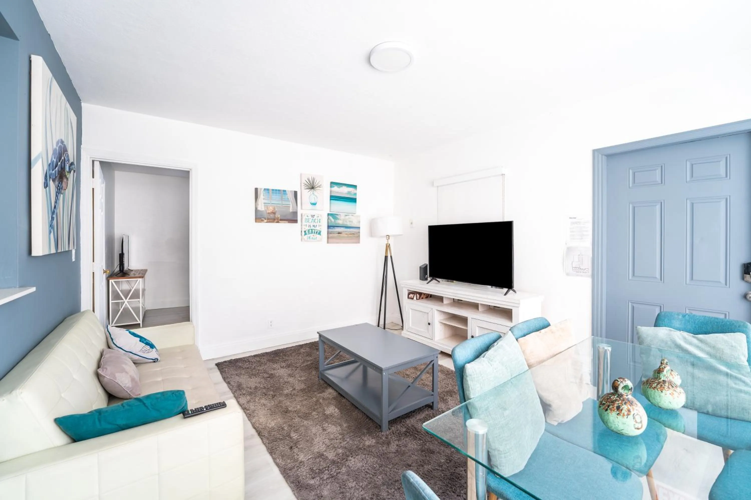 TV and multimedia in PRAIA Hotel Hollywood