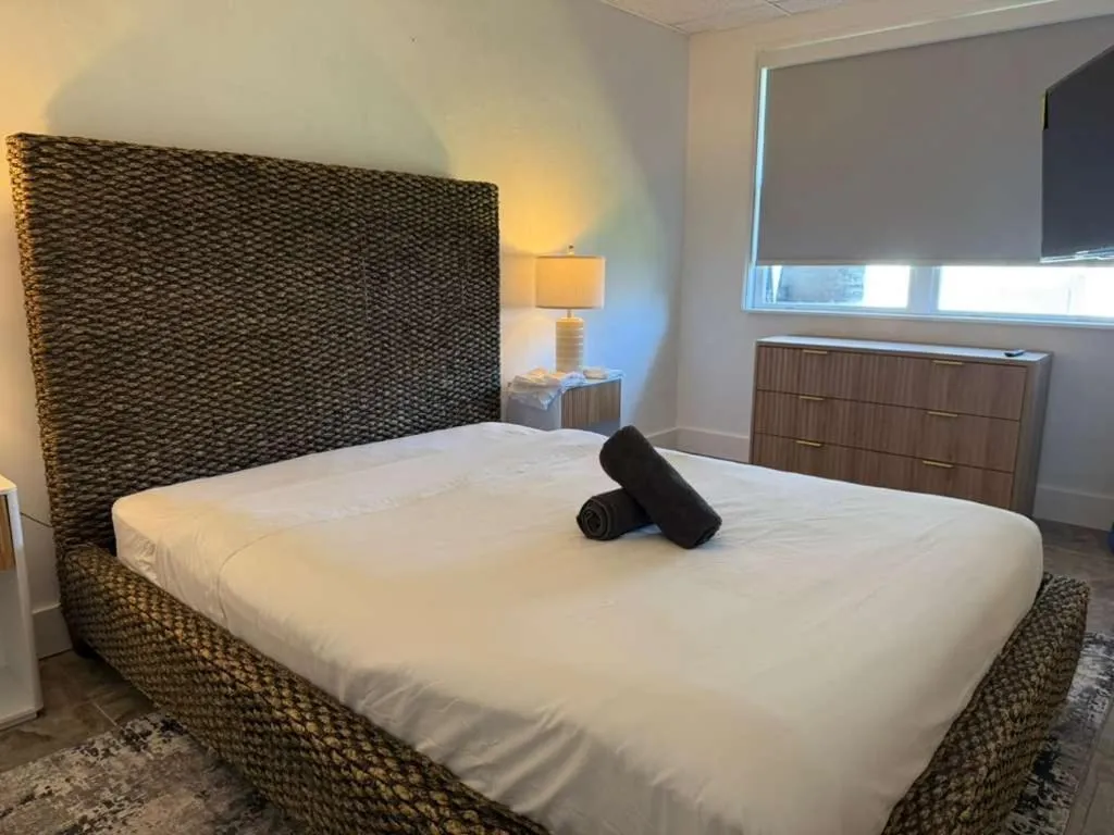 Bedroom, Bed in PRAIA Hotel Hollywood