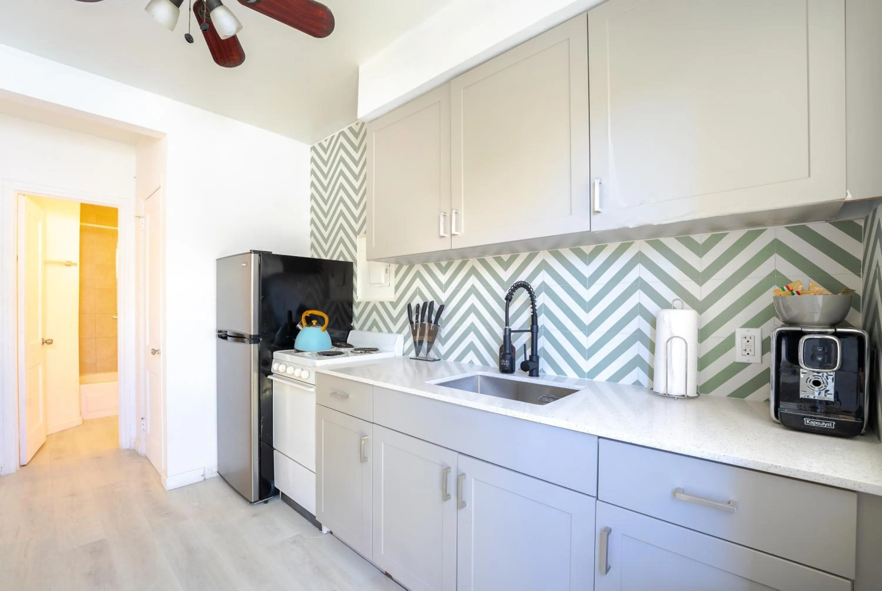 Coffee/tea facilities in PRAIA Hotel Hollywood