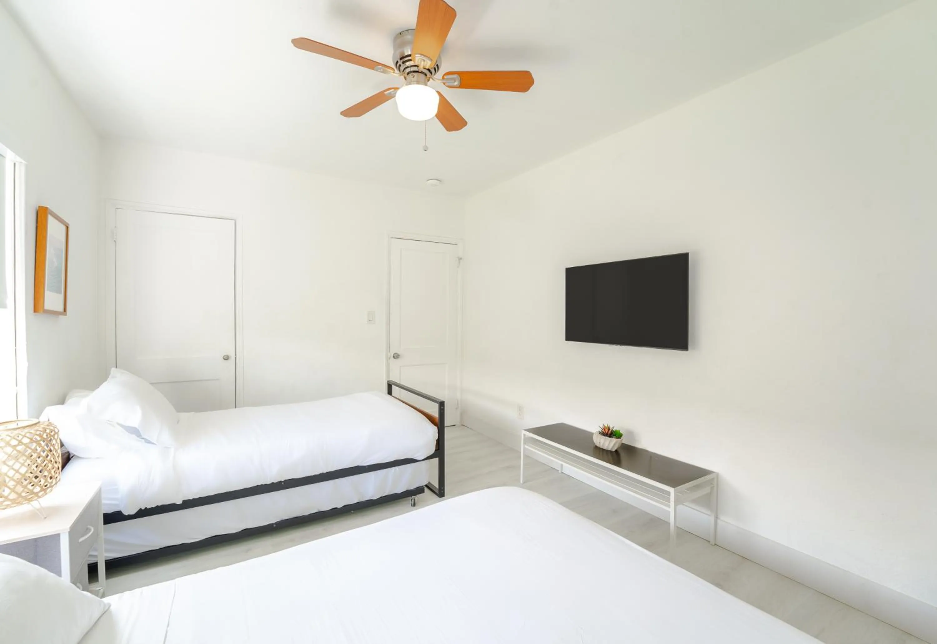 Bed in PRAIA Hotel Hollywood