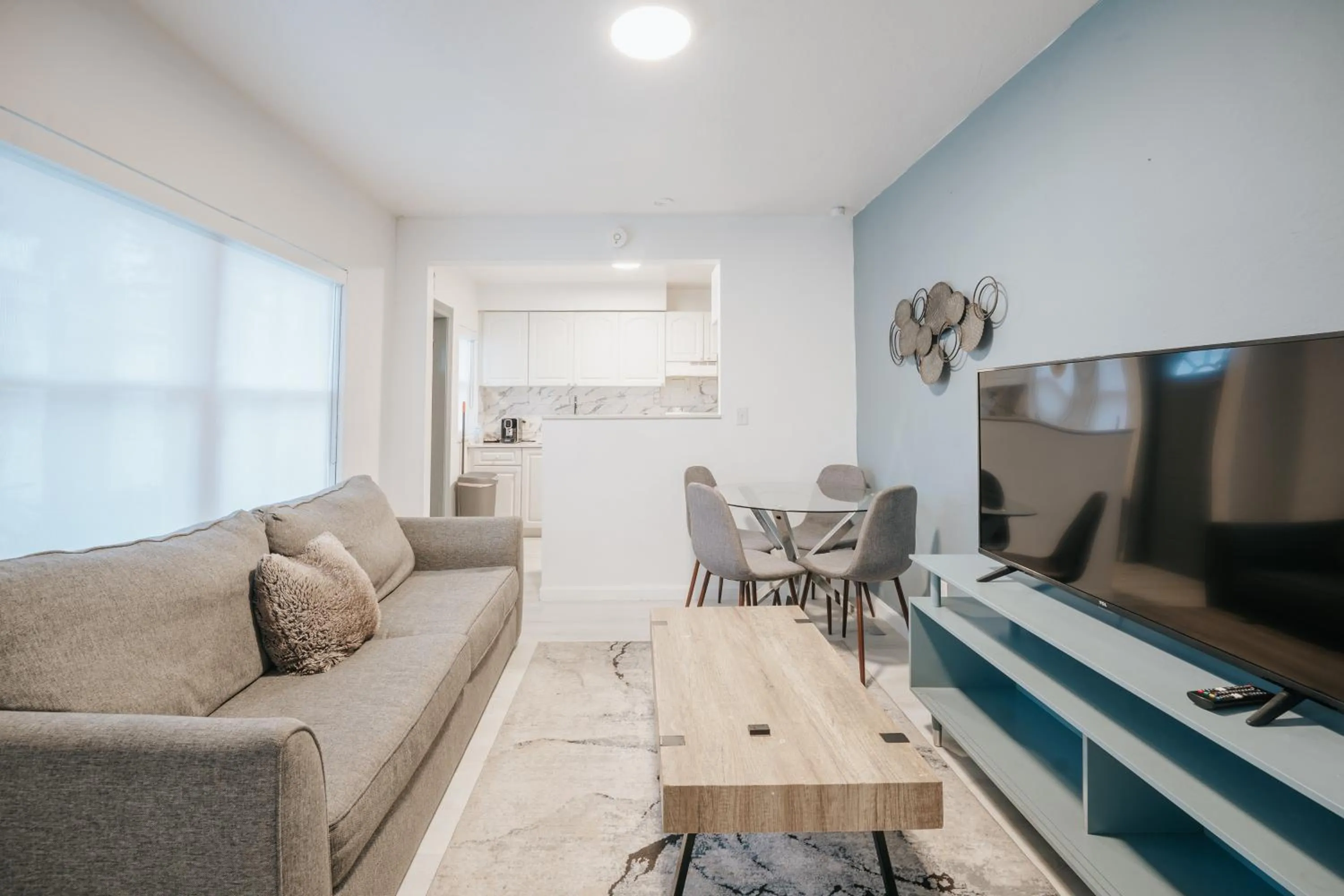 TV and multimedia in PRAIA Hotel Hollywood