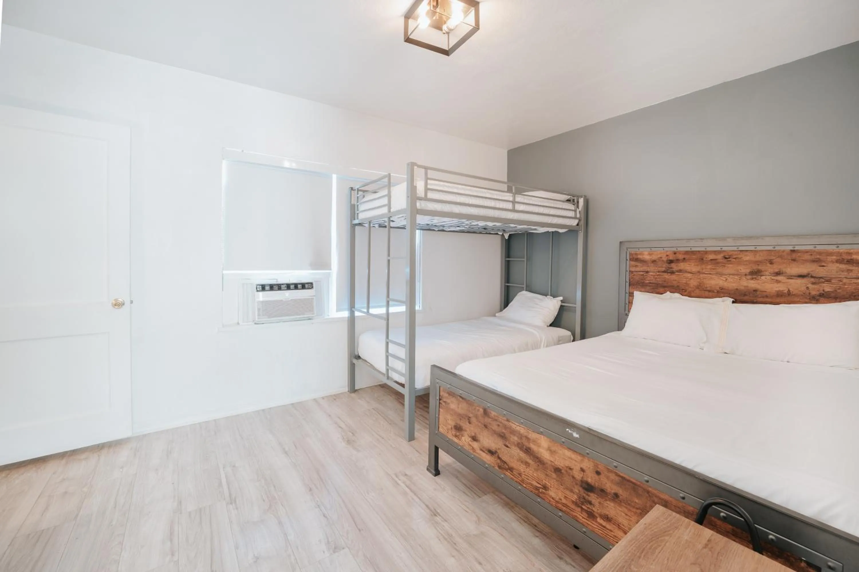 Bedroom, Bed in PRAIA Hotel Hollywood