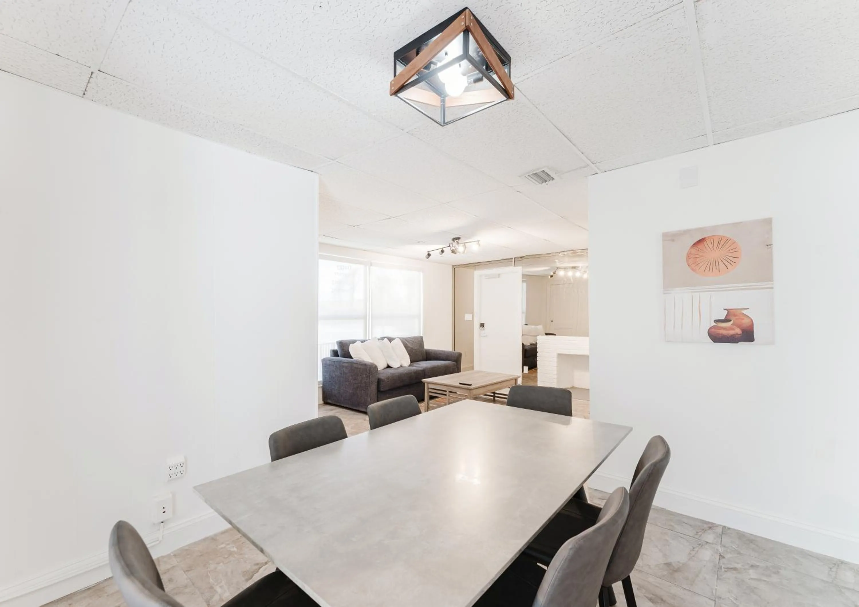 Dining area in PRAIA Hotel Hollywood