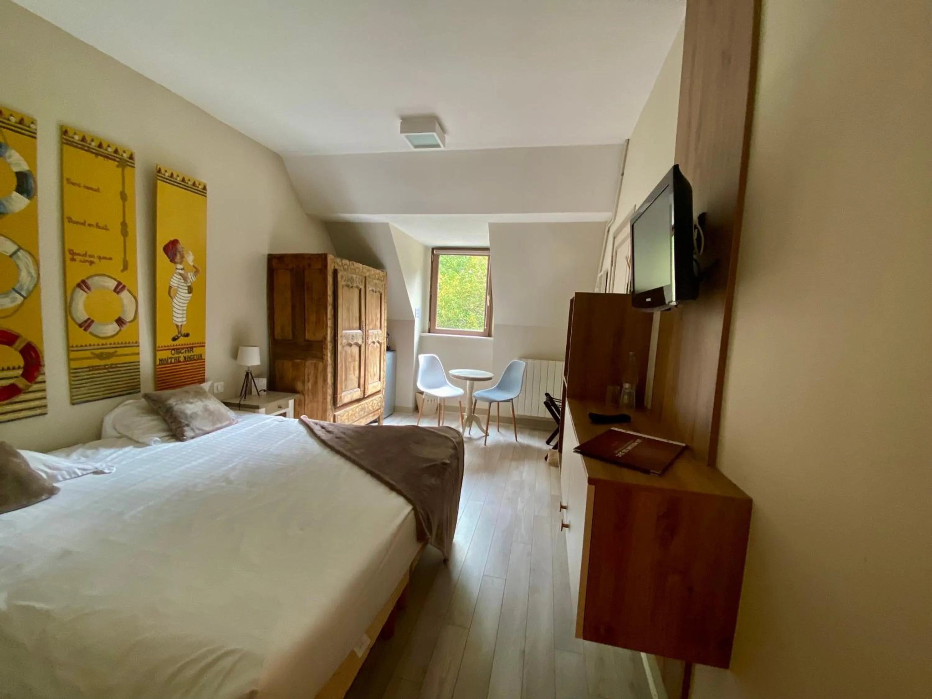 Bedroom in Les Moulins Du Duc ÉCOLODGE