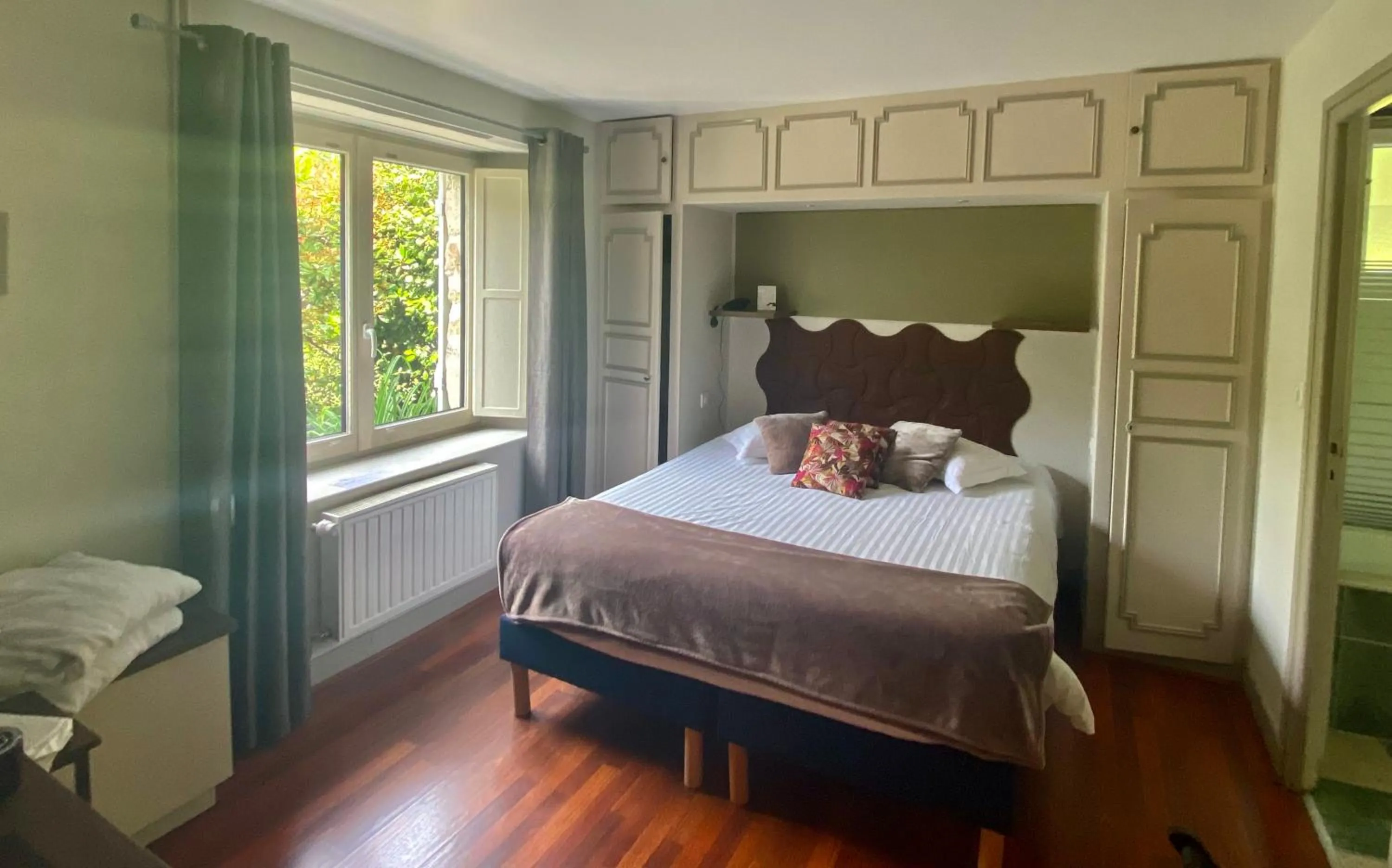 Bedroom in Les Moulins Du Duc ÉCOLODGE