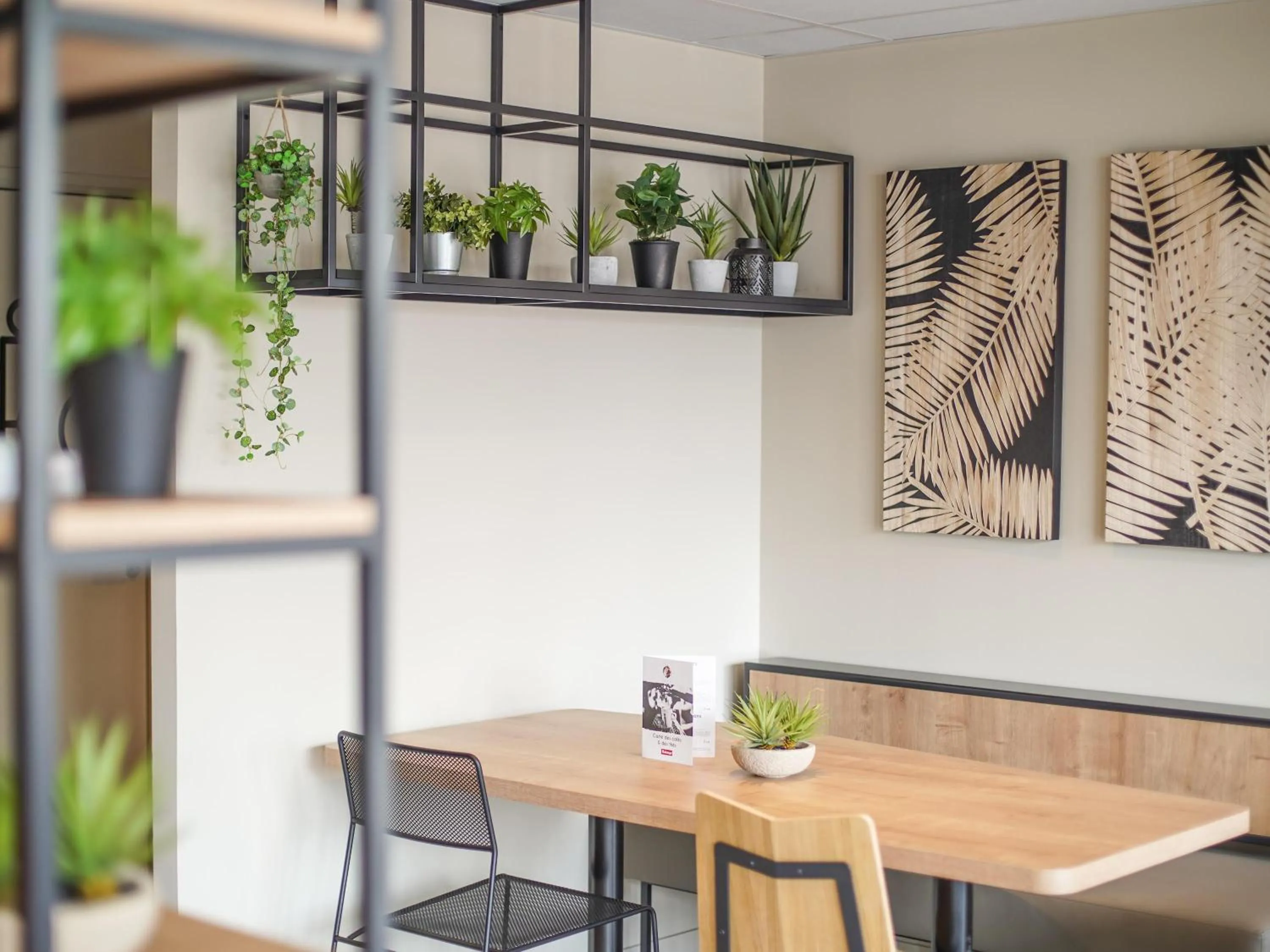 Restaurant/places to eat in Ibis Tours Centre Giraudeau