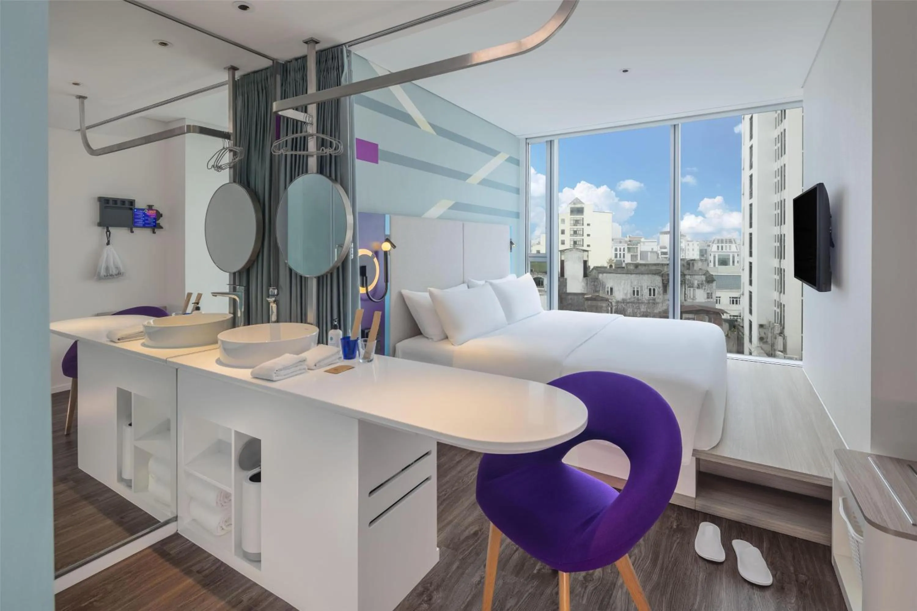 Bed in Tru by Hilton Hoa Binh City Centre