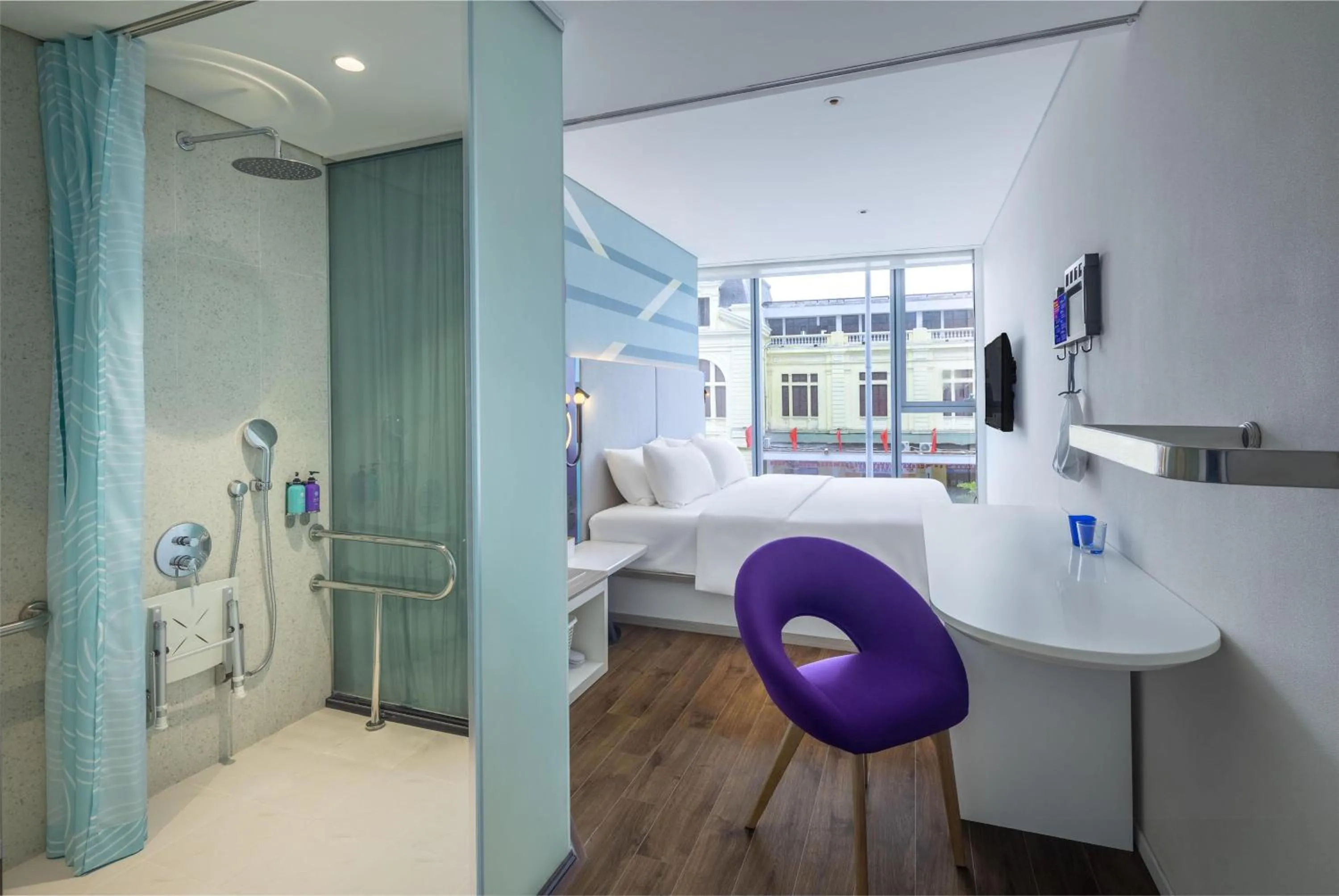 Bed in Tru by Hilton Hoa Binh City Centre