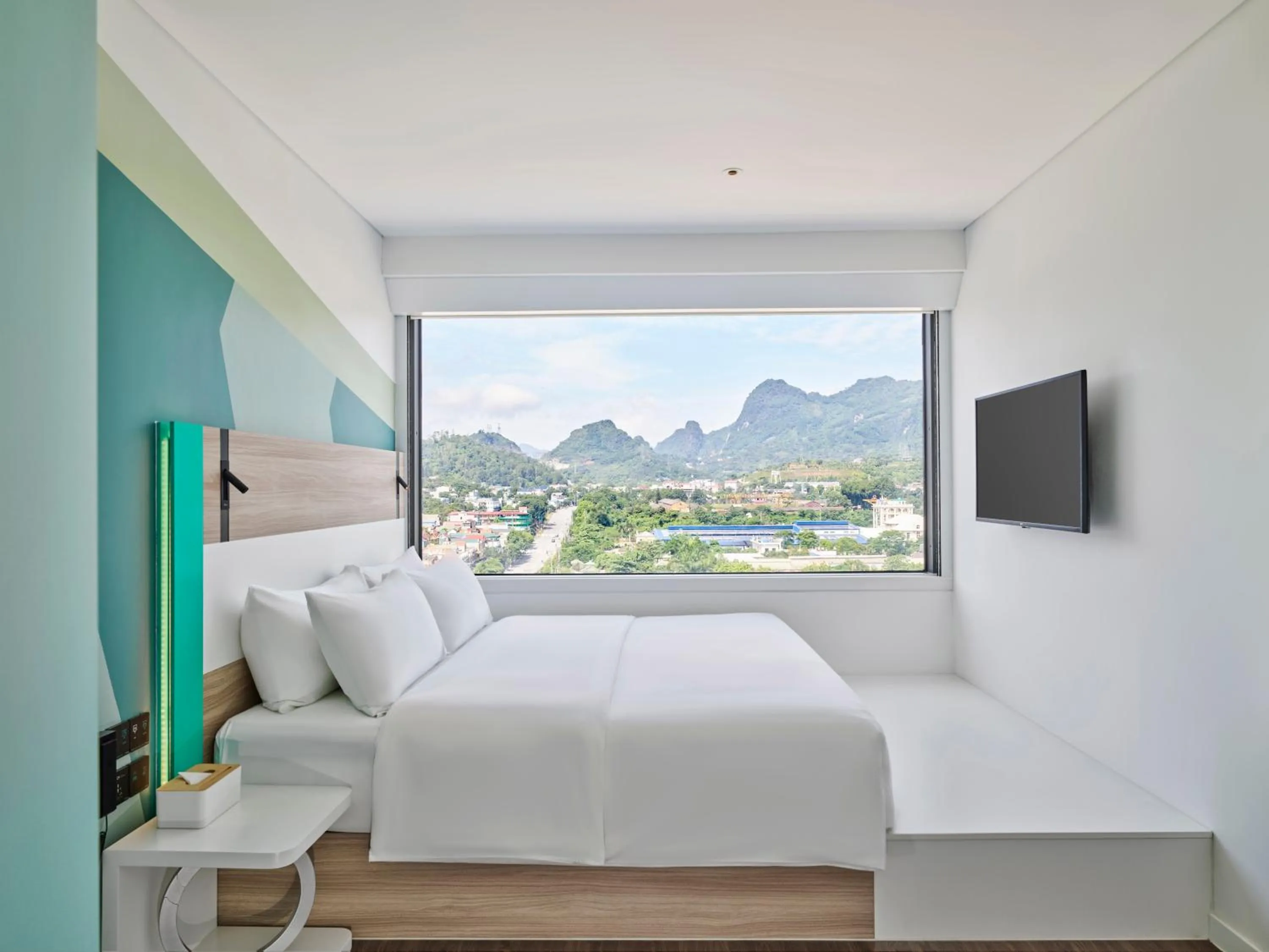 View (from property/room), Bed in Tru by Hilton Hoa Binh City Centre