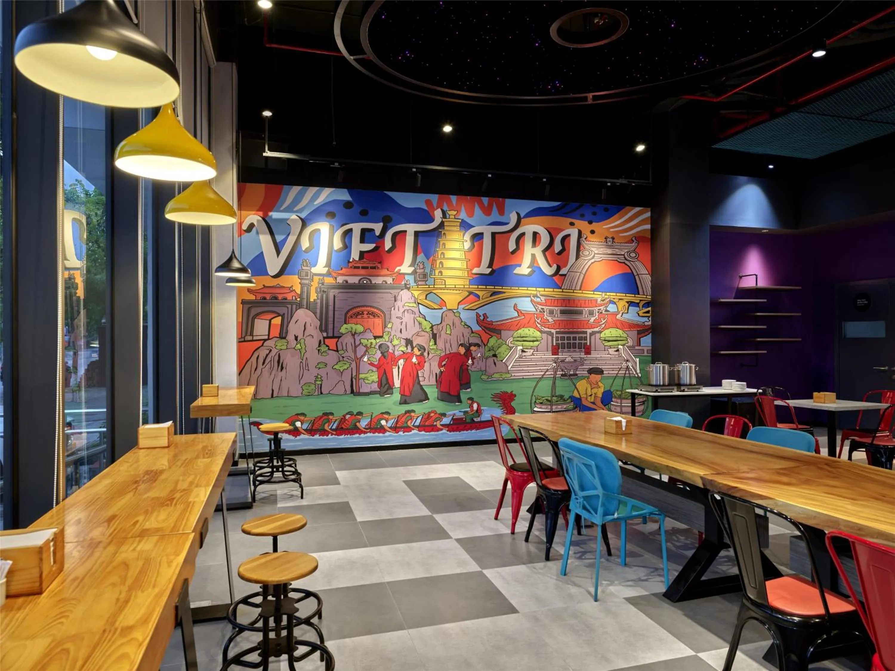 Lounge or bar in Tru by Hilton Viet Tri City Centre