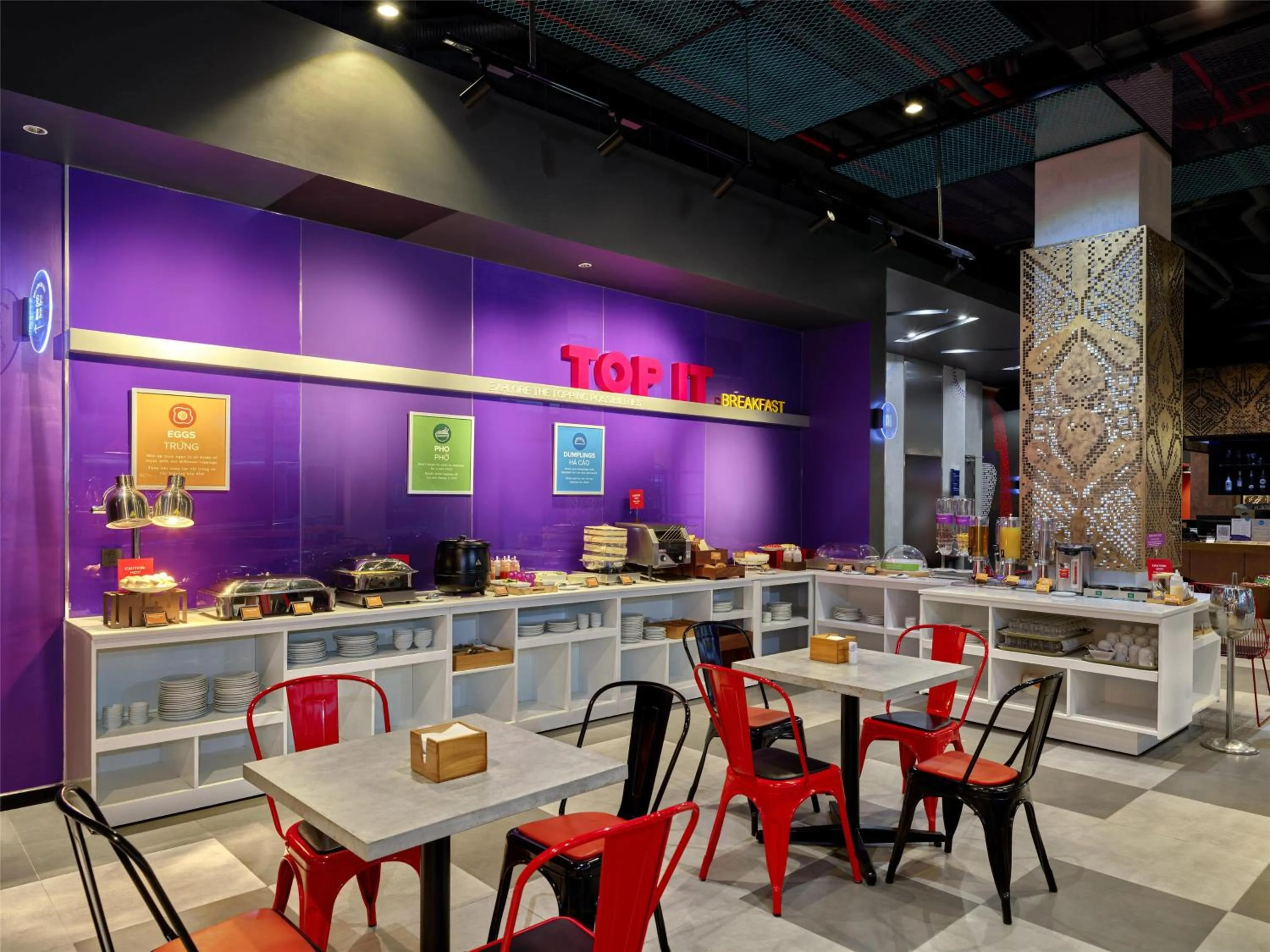 Dining area in Tru by Hilton Viet Tri City Centre