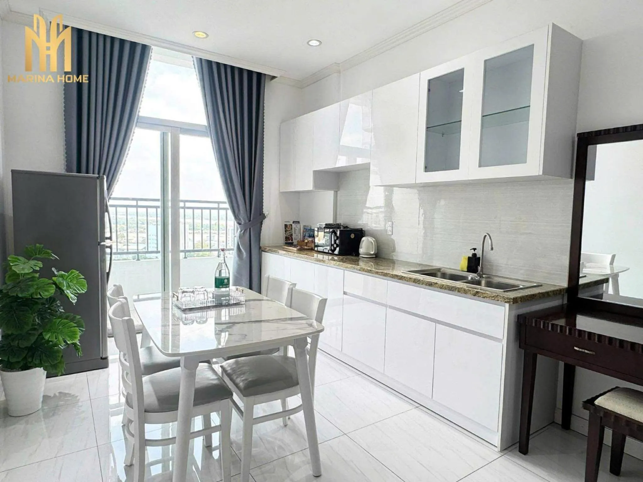 Kitchen or kitchenette in Căn hộ Khách sạn cao cấp Marina Long Xuyên