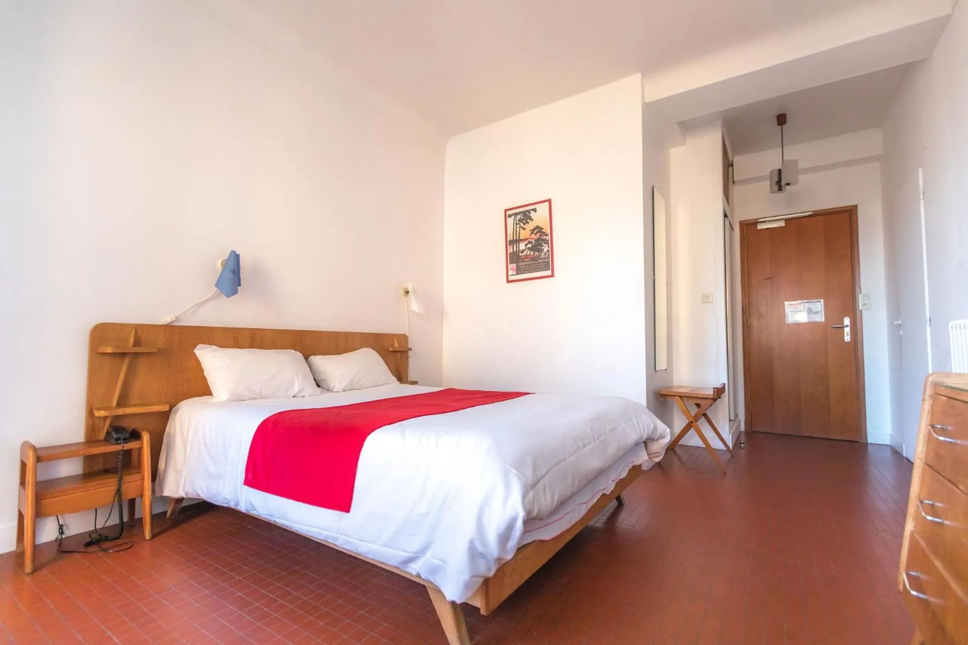 Bed in Hotel Le Trident Thyrsé