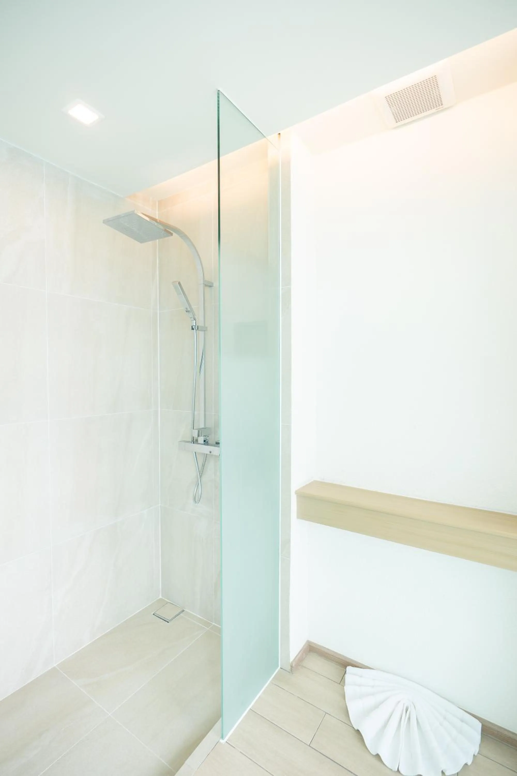 Bathroom in Panwaburi Beachfront Resort - SHA Extra Plus