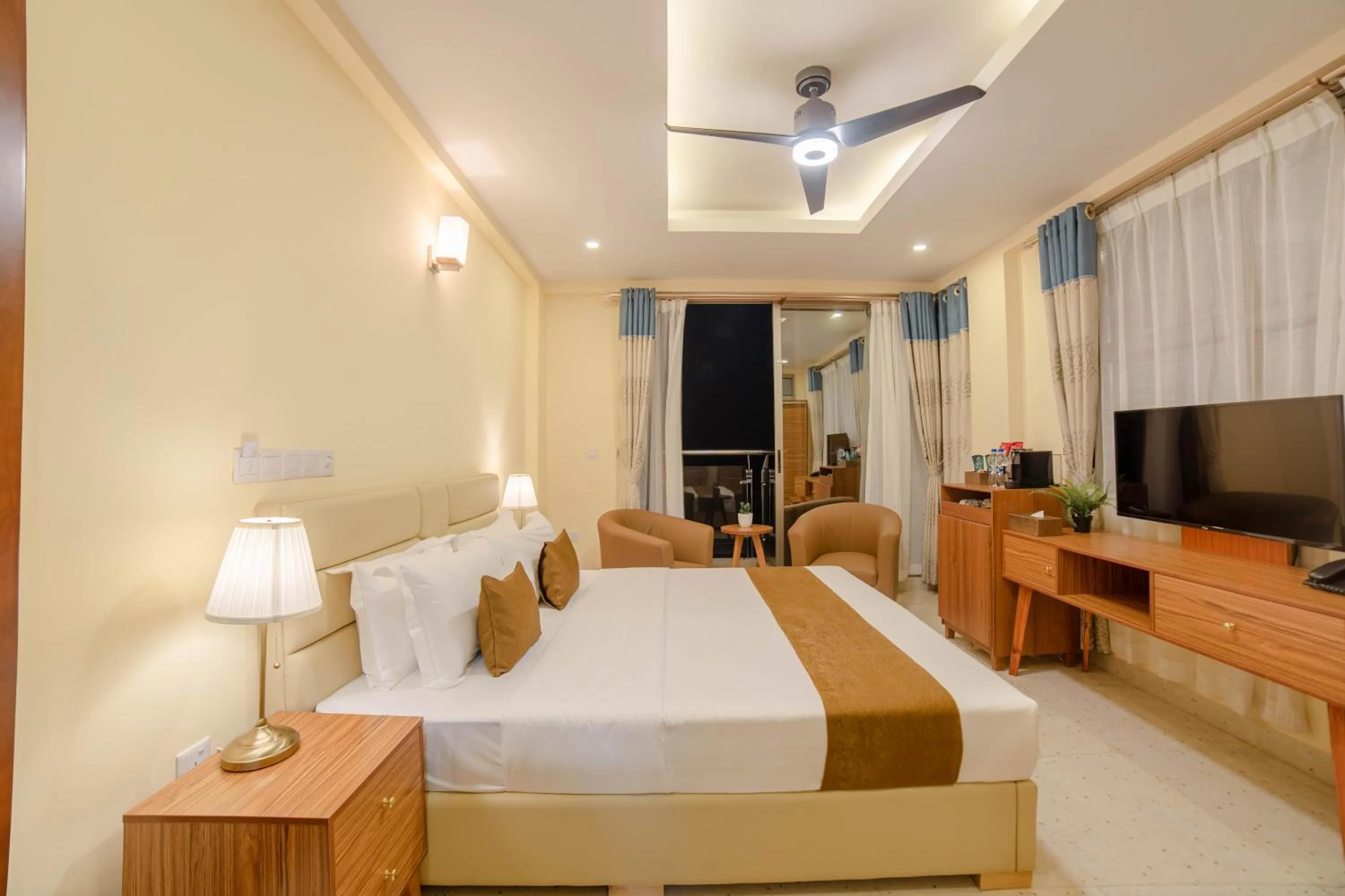 Photo of the whole room, Bed in Amber Beach Hotel at Hulhumale