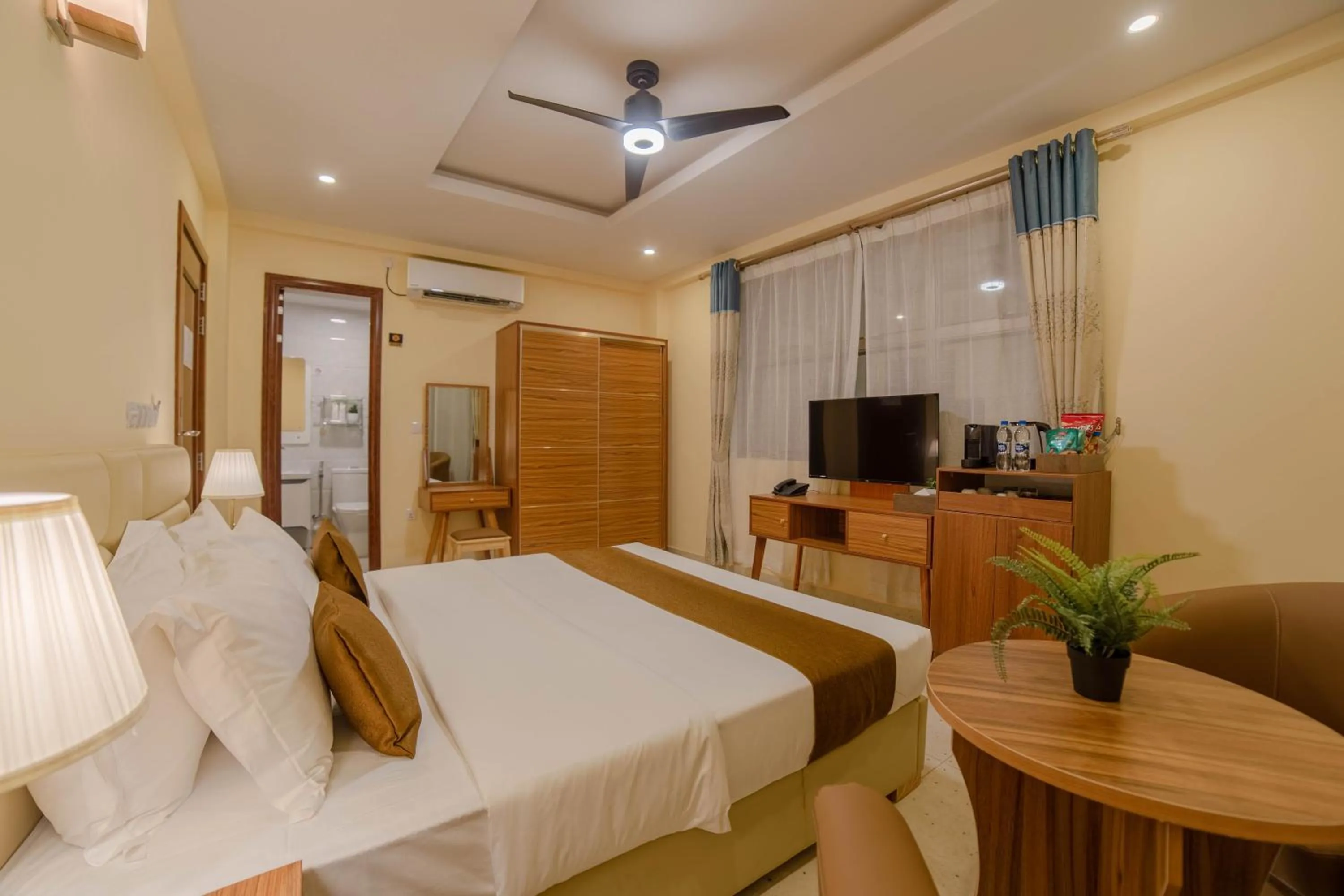 Bedroom, Bed in Amber Beach Hotel at Hulhumale