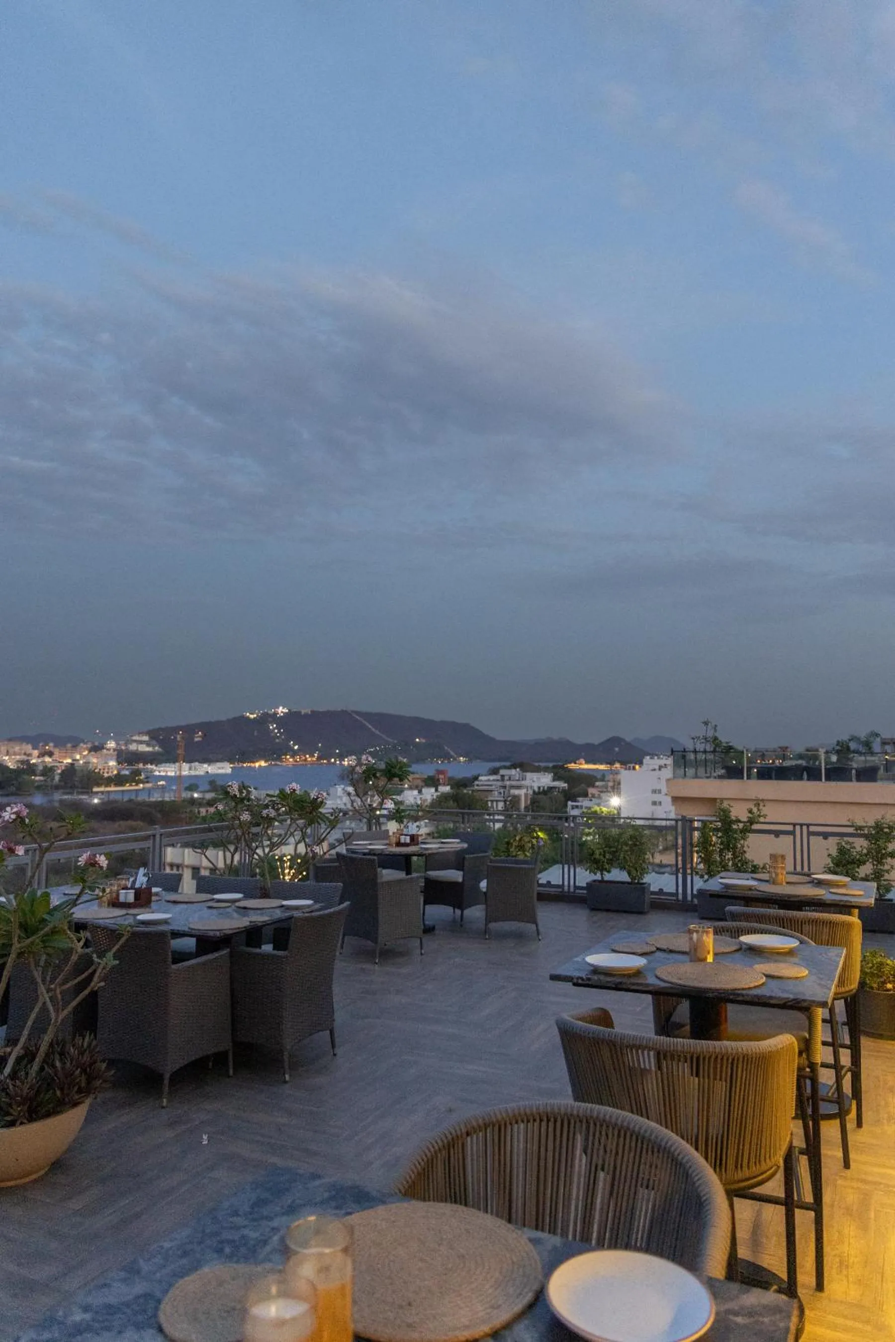 Restaurant/places to eat in Aura Boutique Hotel