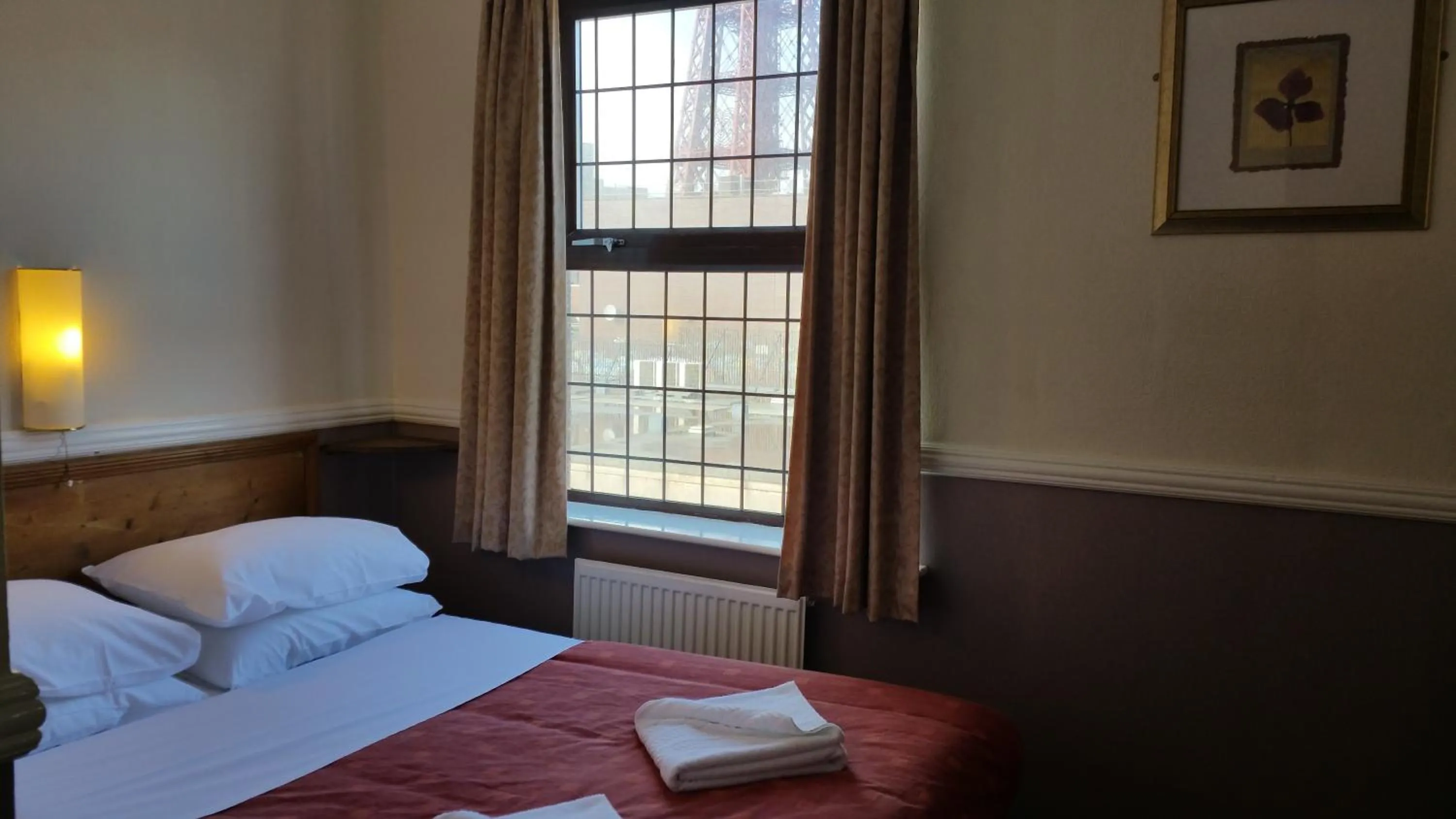 Bed in Westholme Hotel