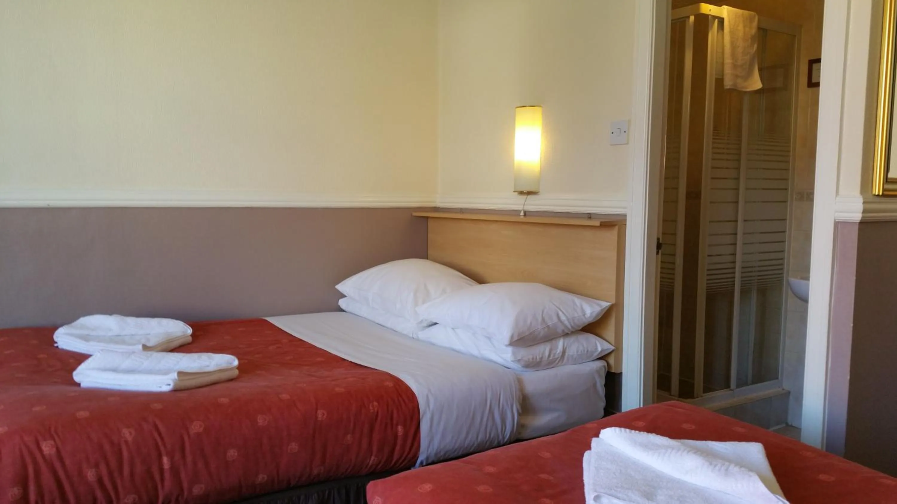 Bed in Westholme Hotel