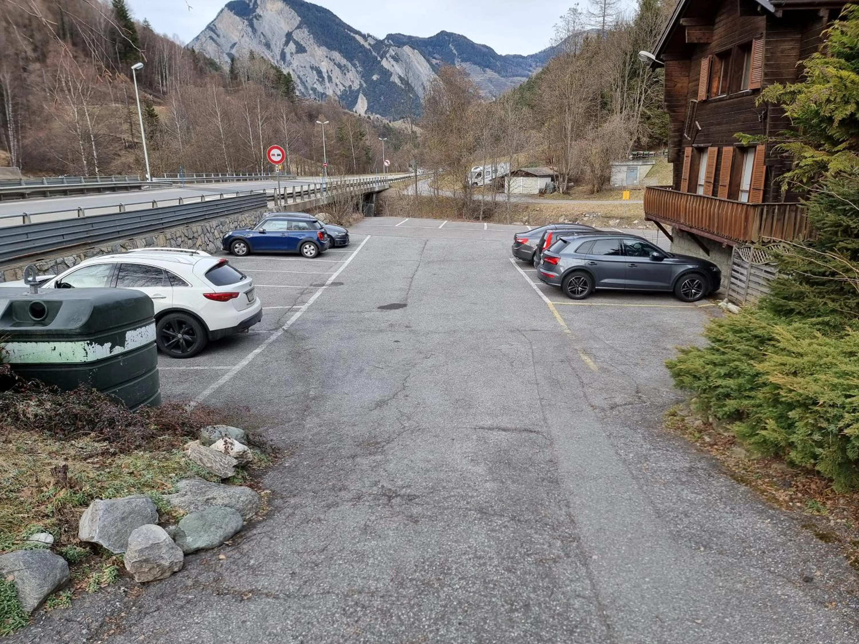 Parking in Le Catogne