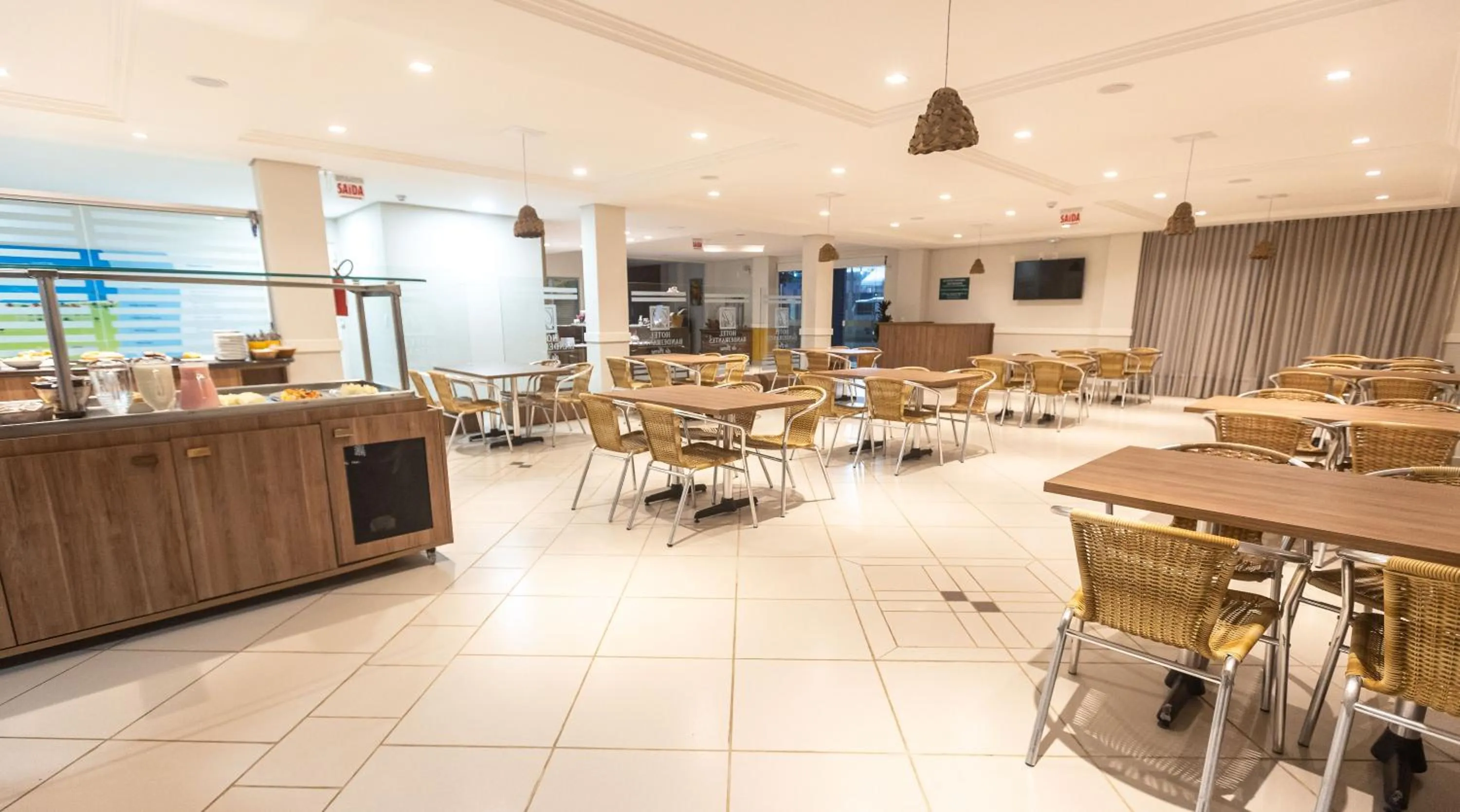 Restaurant/places to eat in Hotel Bandeirantes da Barra