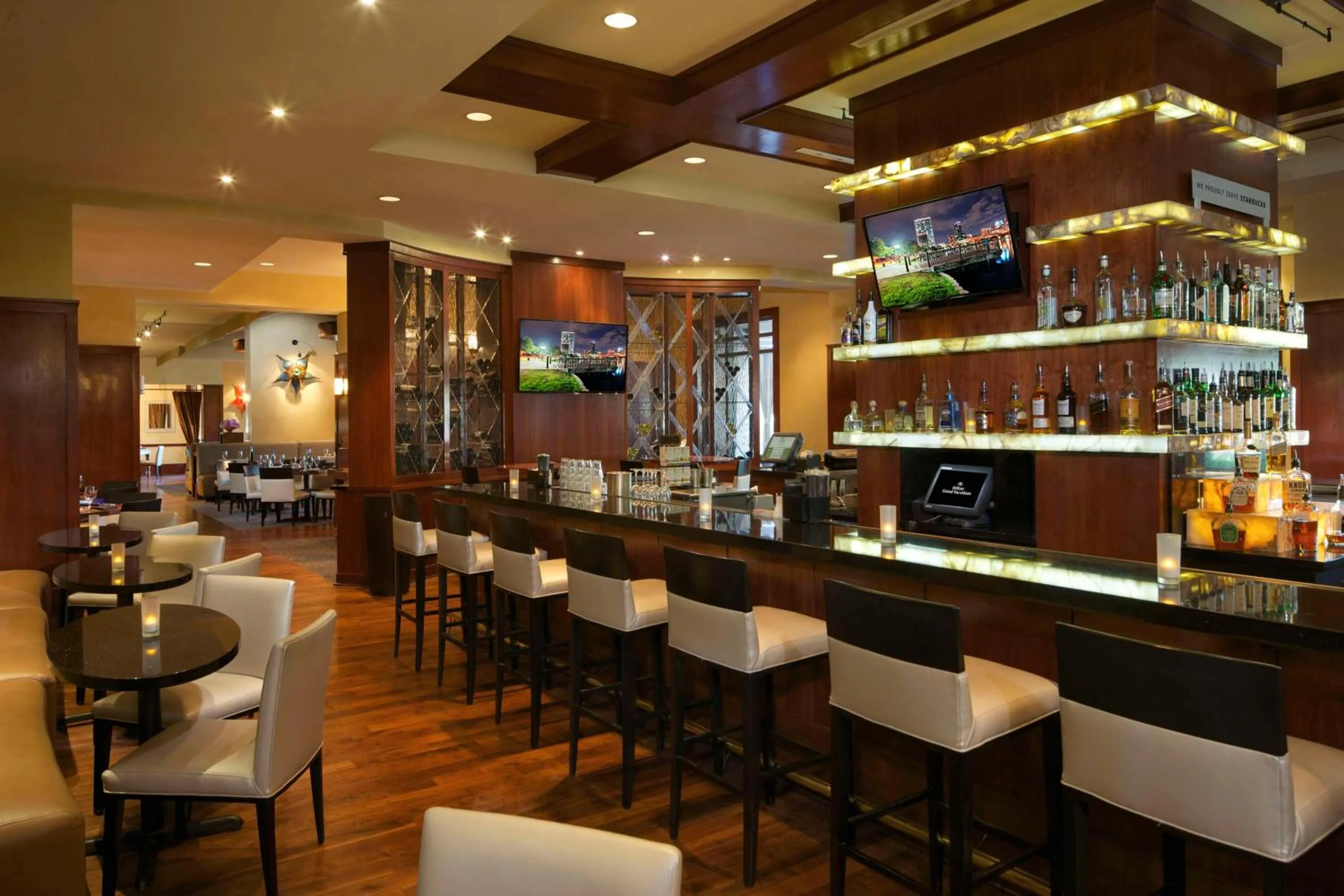 Lounge or bar in Hilton Grand Vacations Club Las Palmeras Orlando