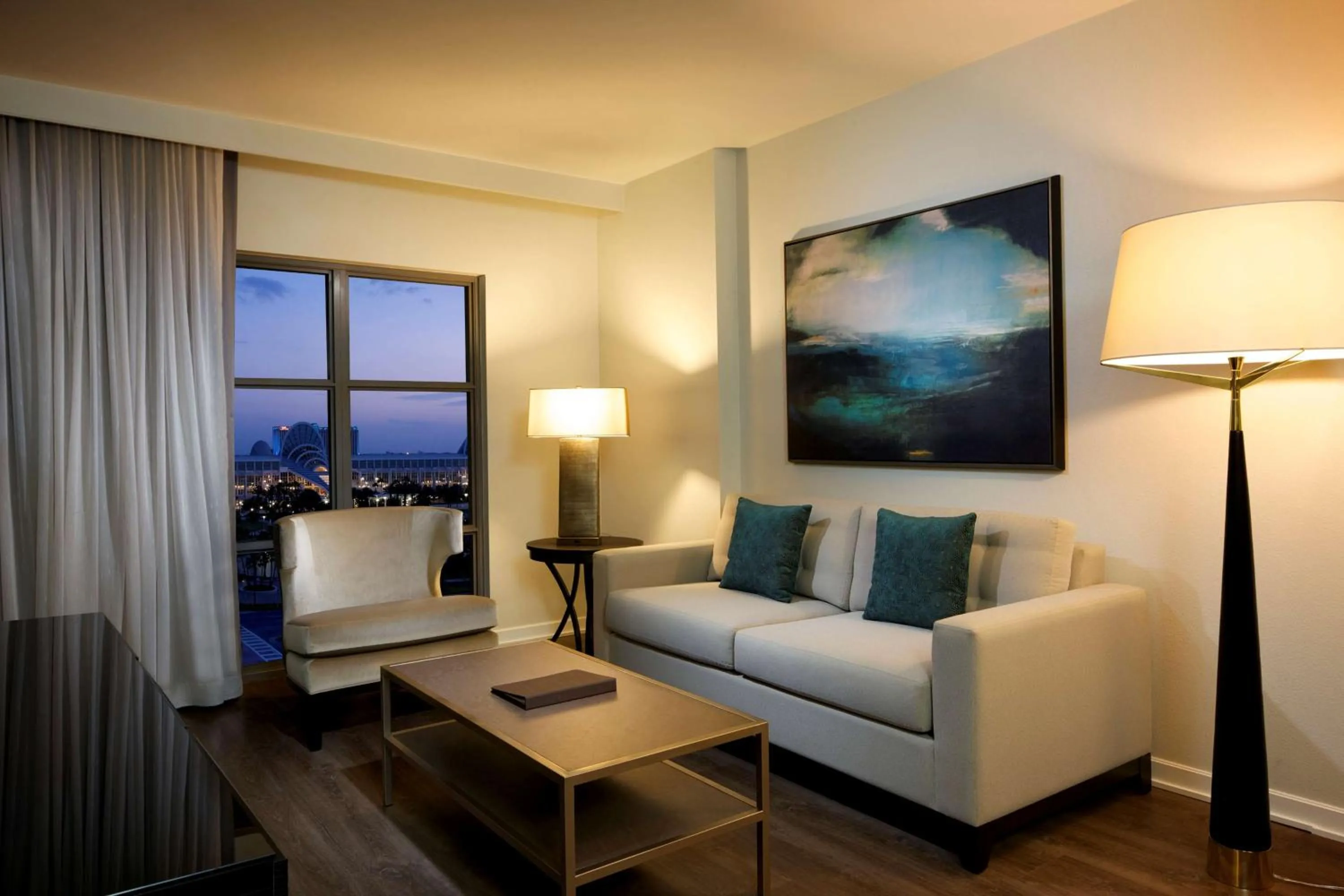 Living room in Hilton Grand Vacations Club Las Palmeras Orlando