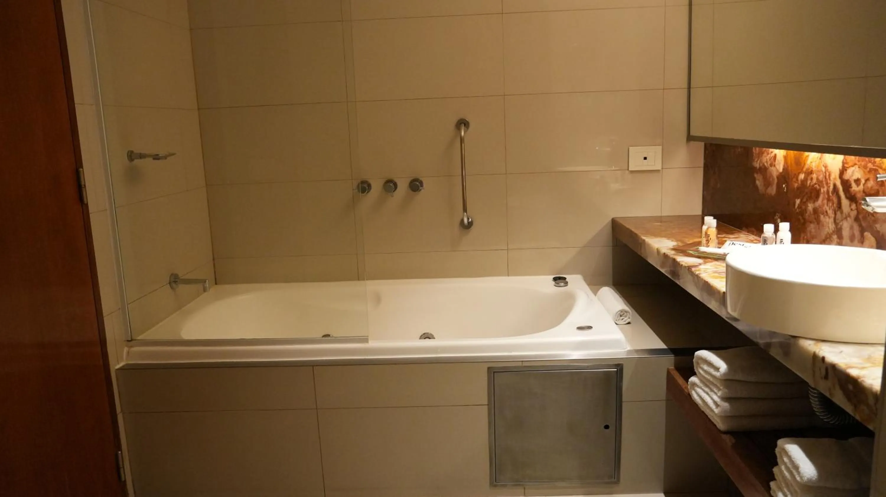 Bath in Design Suites Salta