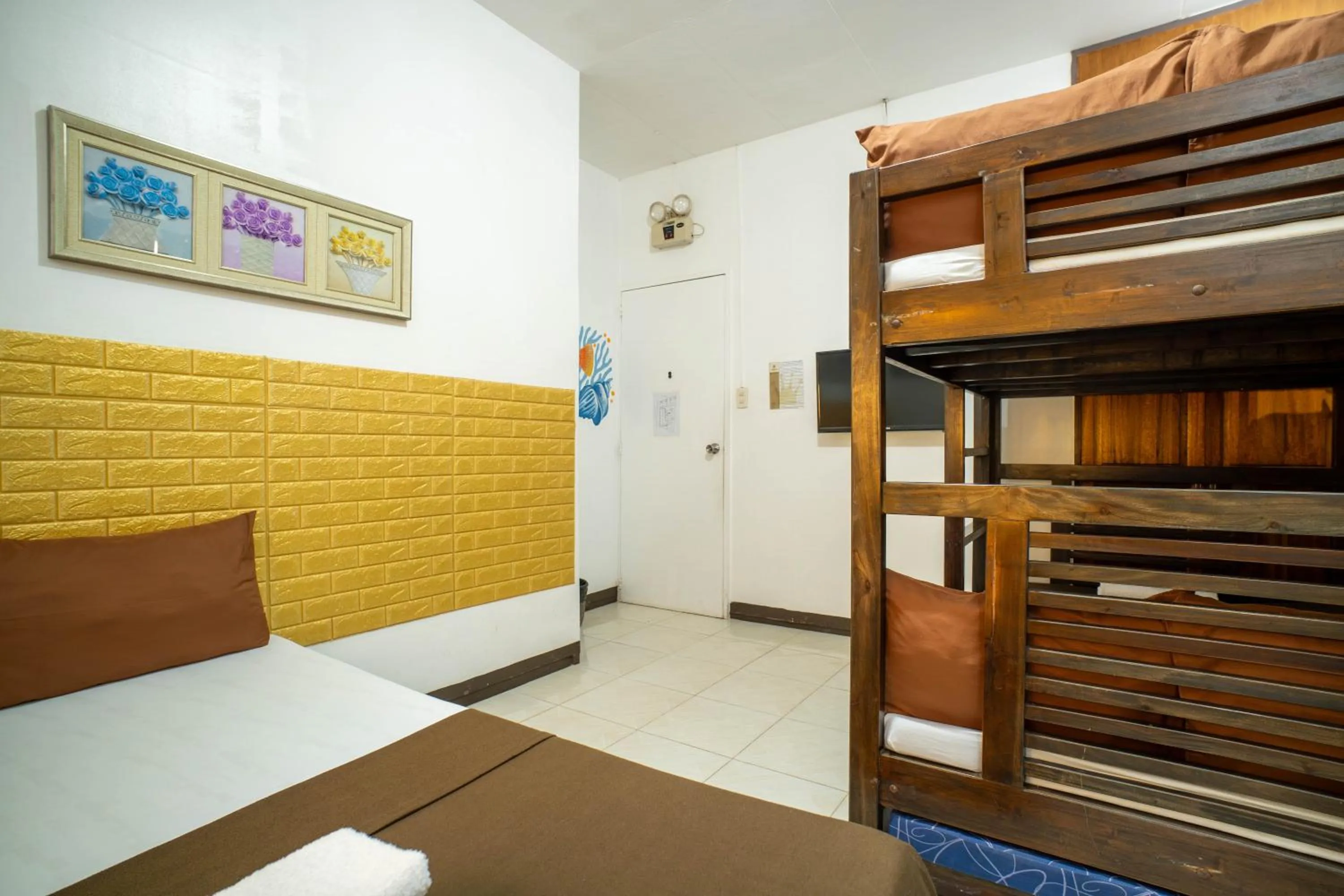 Bed in Prim Travellers Inn