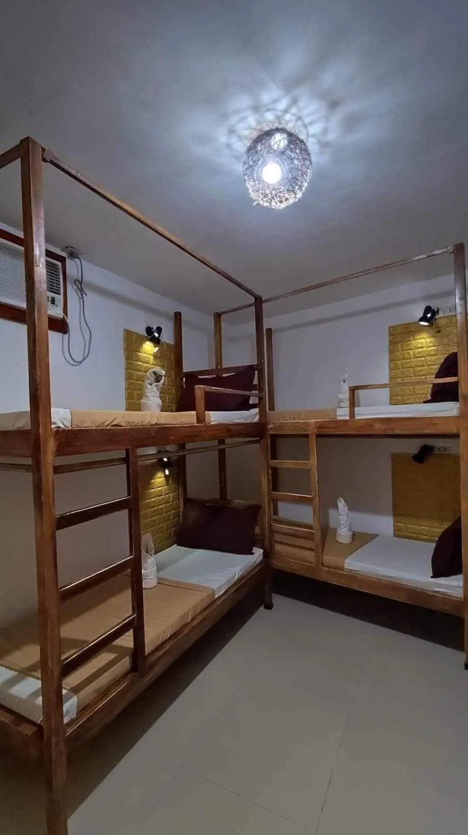 Bed in Prim Travellers Inn