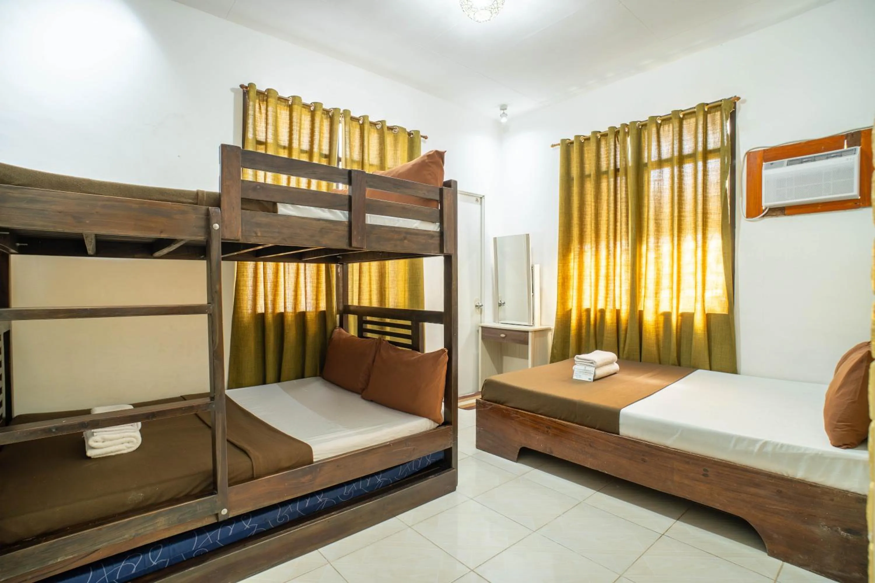 Bed in Prim Travellers Inn