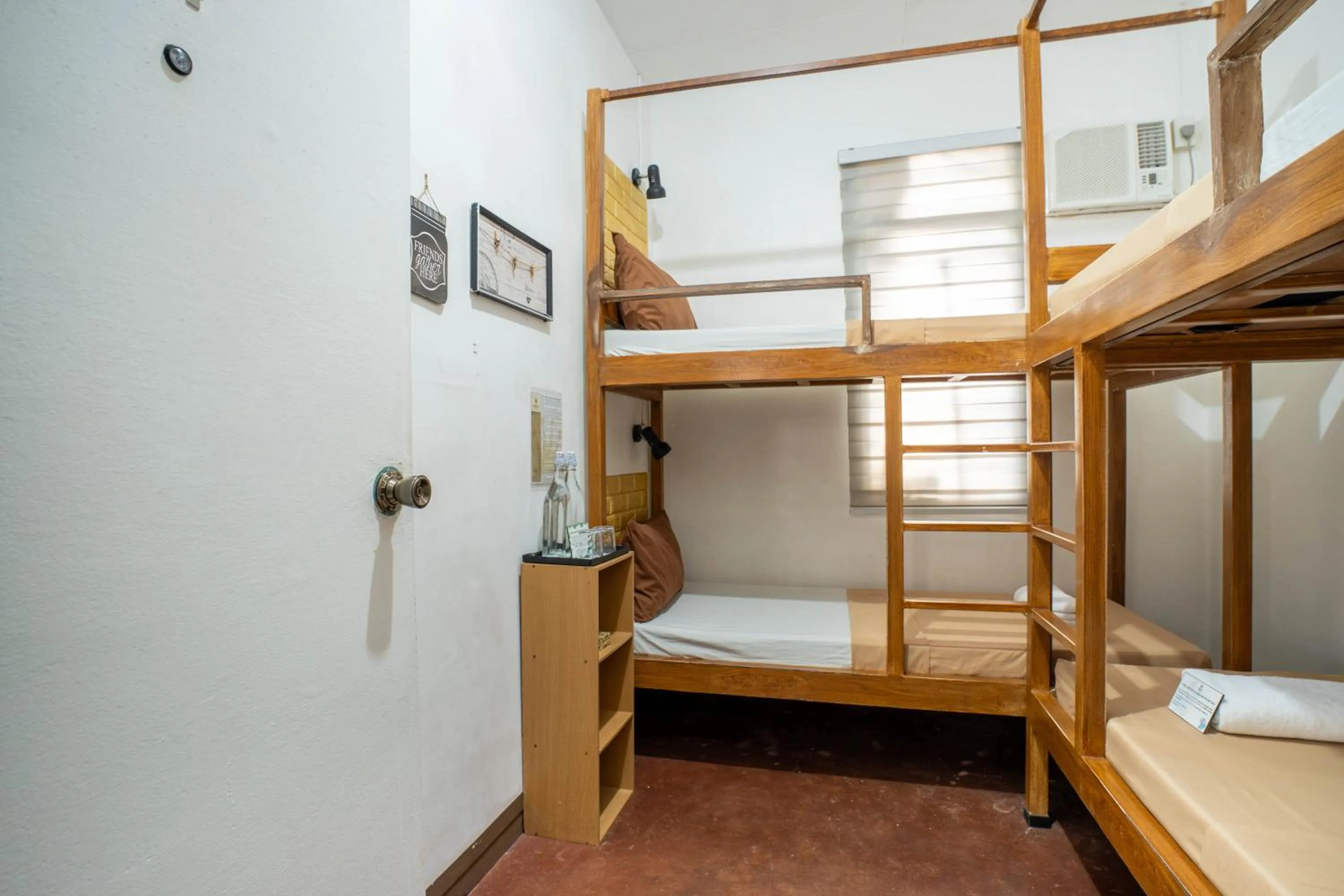 Bed in Prim Travellers Inn