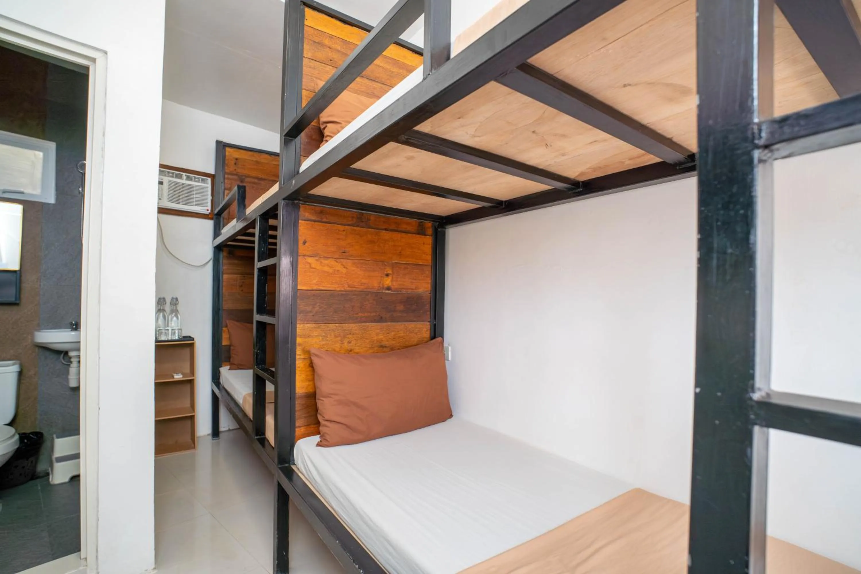 Bed in Prim Travellers Inn