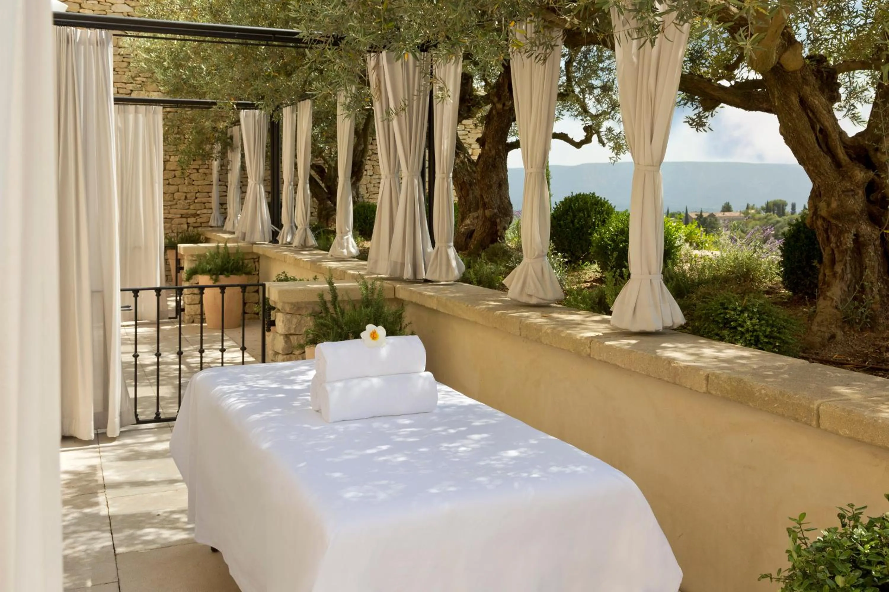 Massage in Airelles Gordes, La Bastide