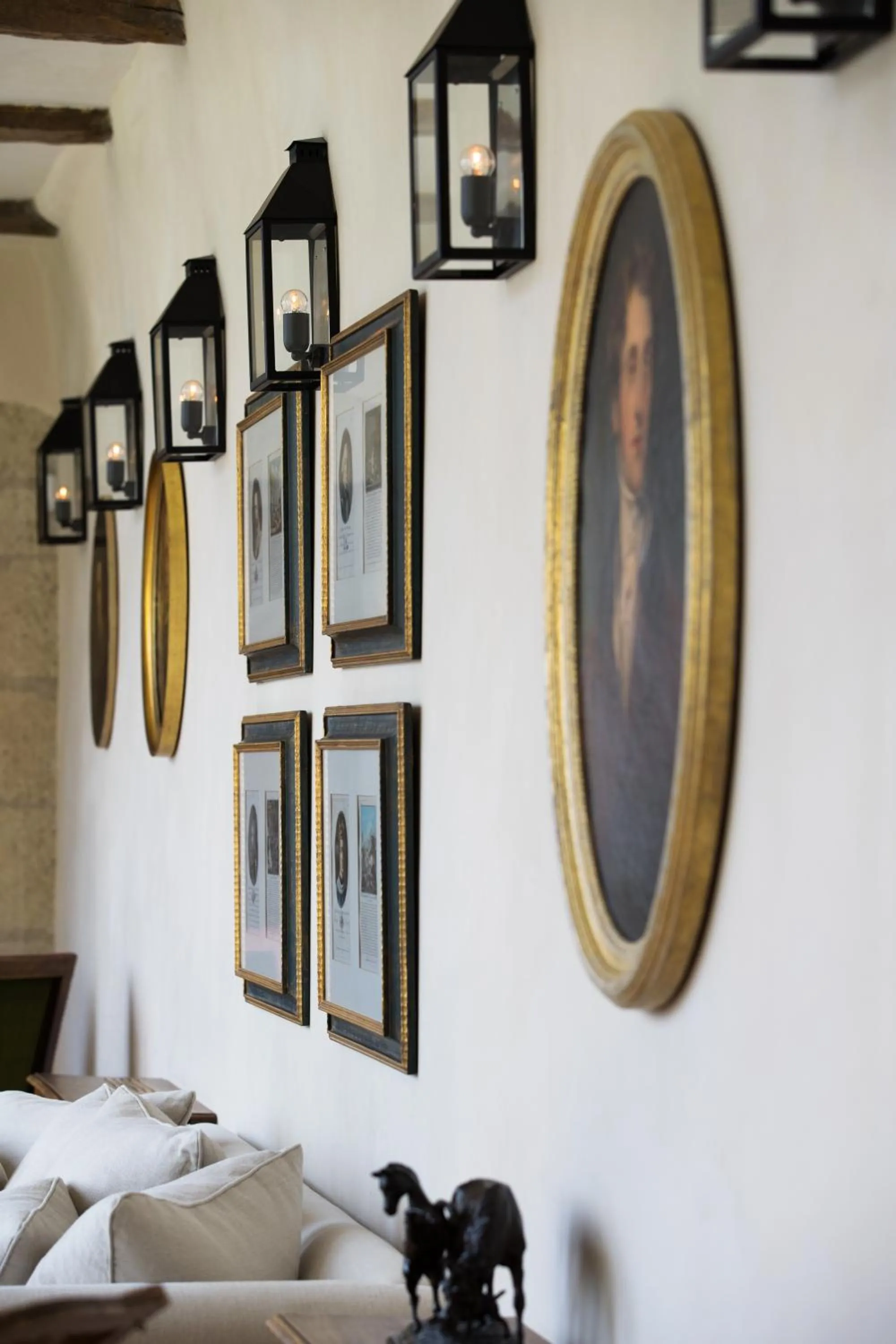 Decorative detail in Airelles Gordes, La Bastide