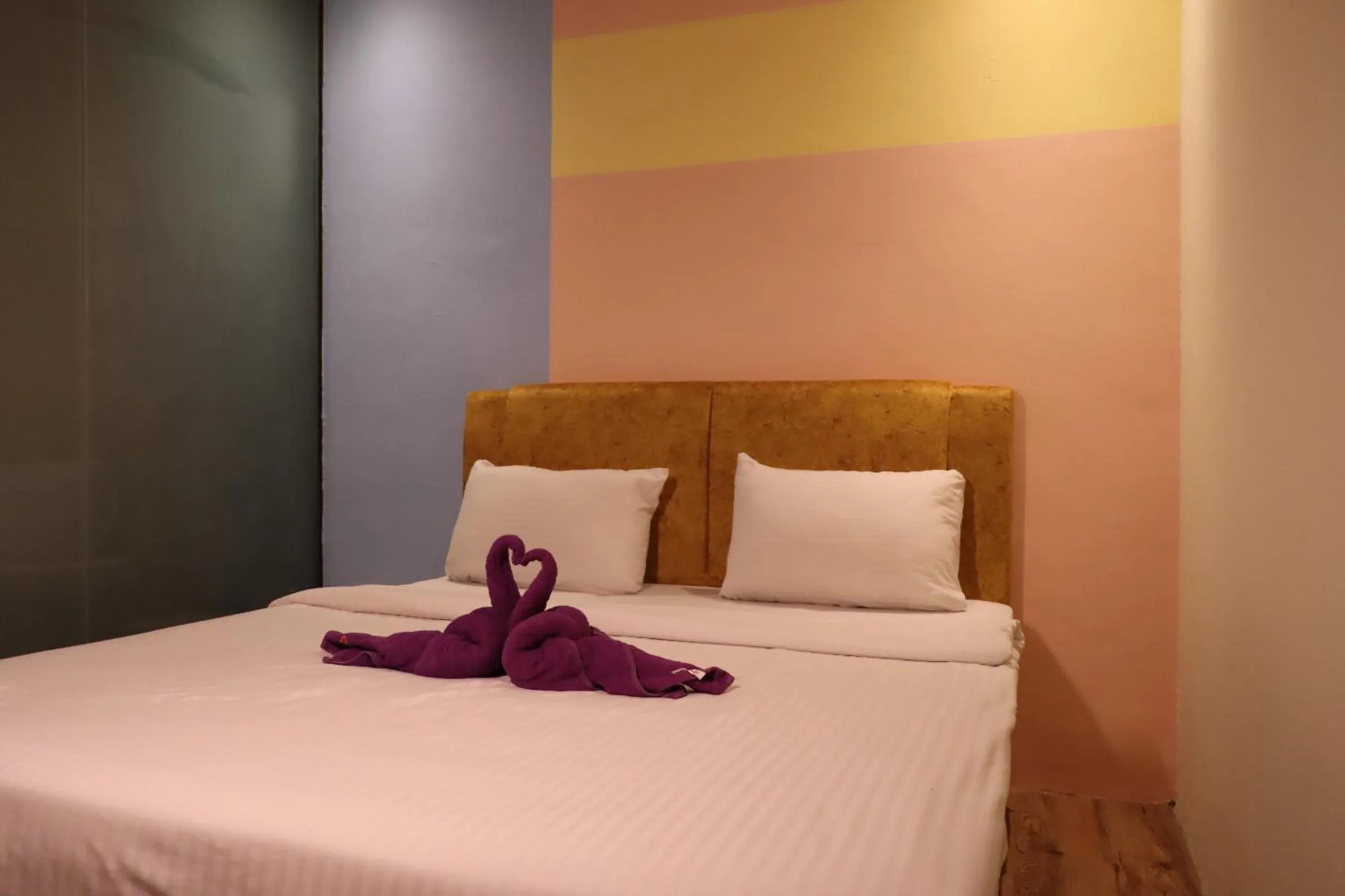 Bedroom, Bed in Oscar Inn