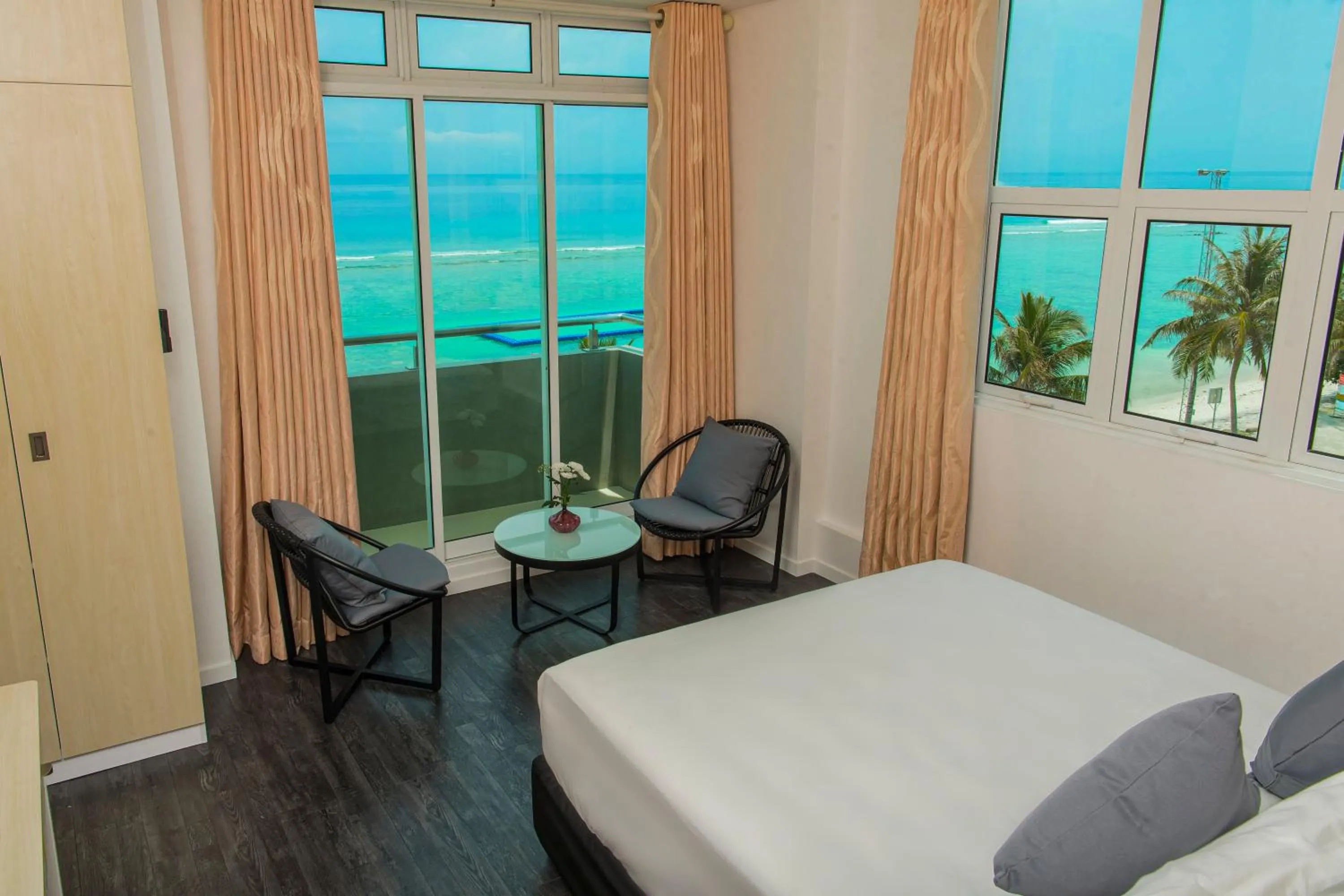 Sea view, Bed in Acacia Beach Hotel