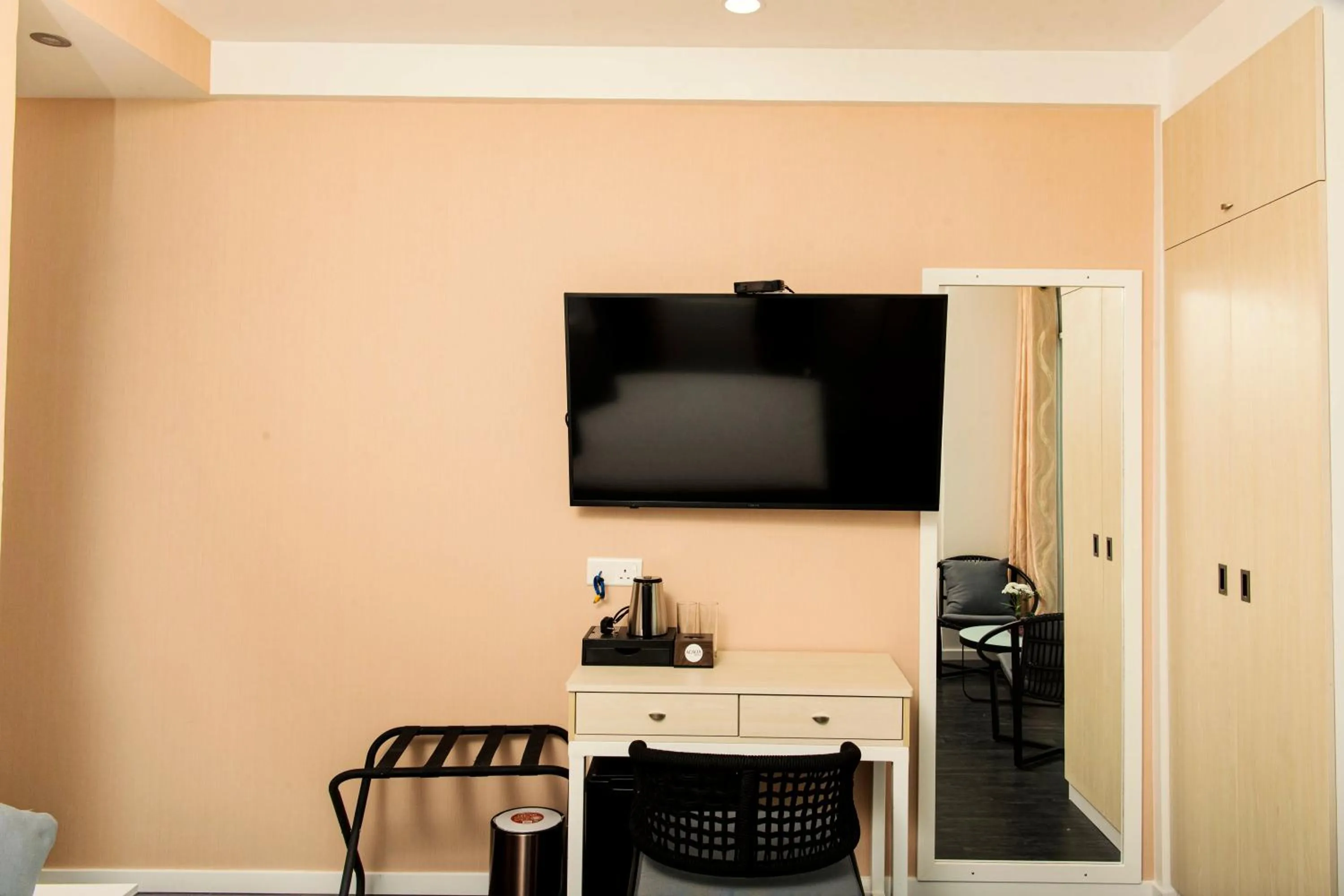 TV and multimedia in Acacia Beach Hotel