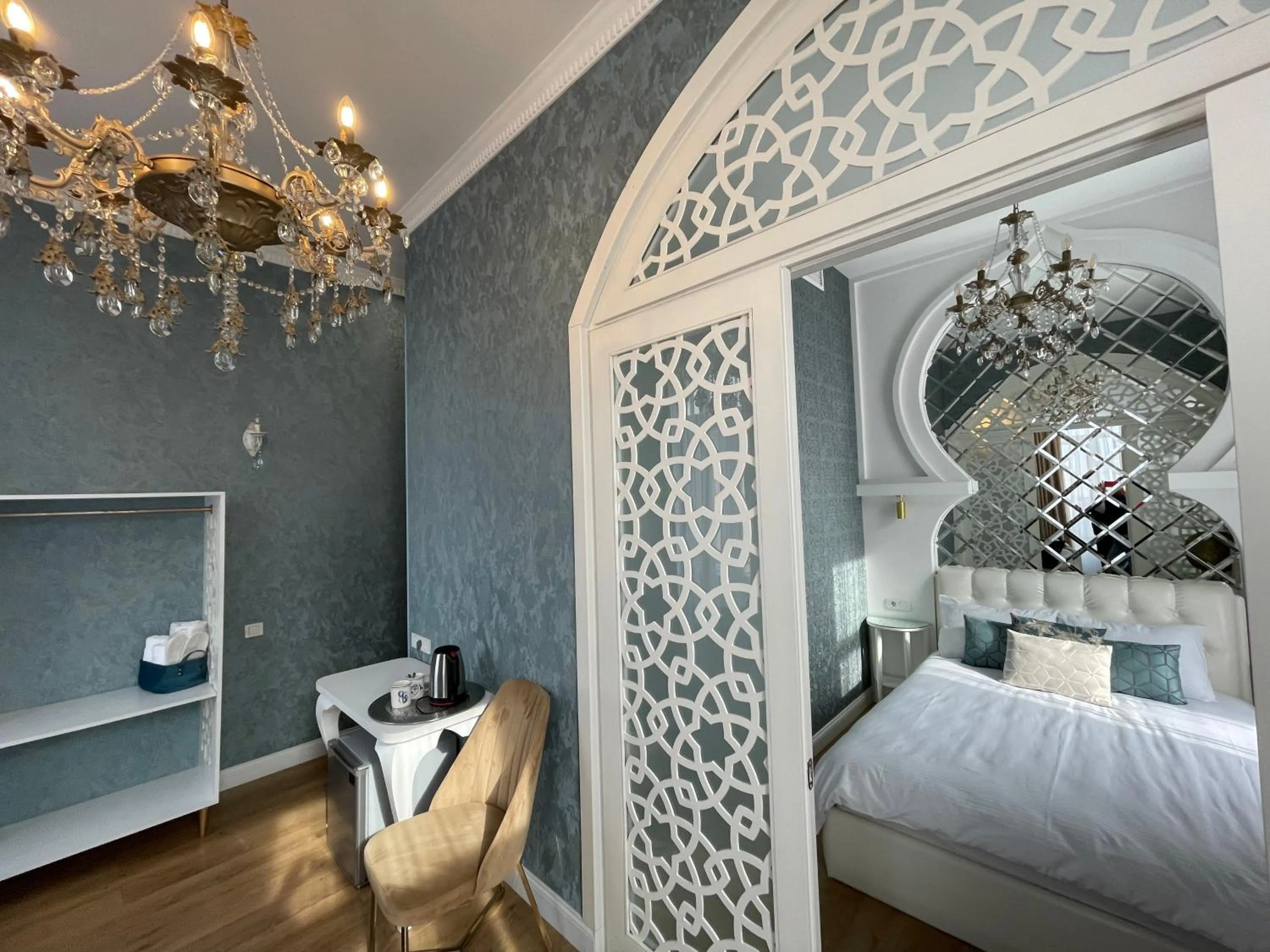 Bed in Rikhe palace boutique hotel