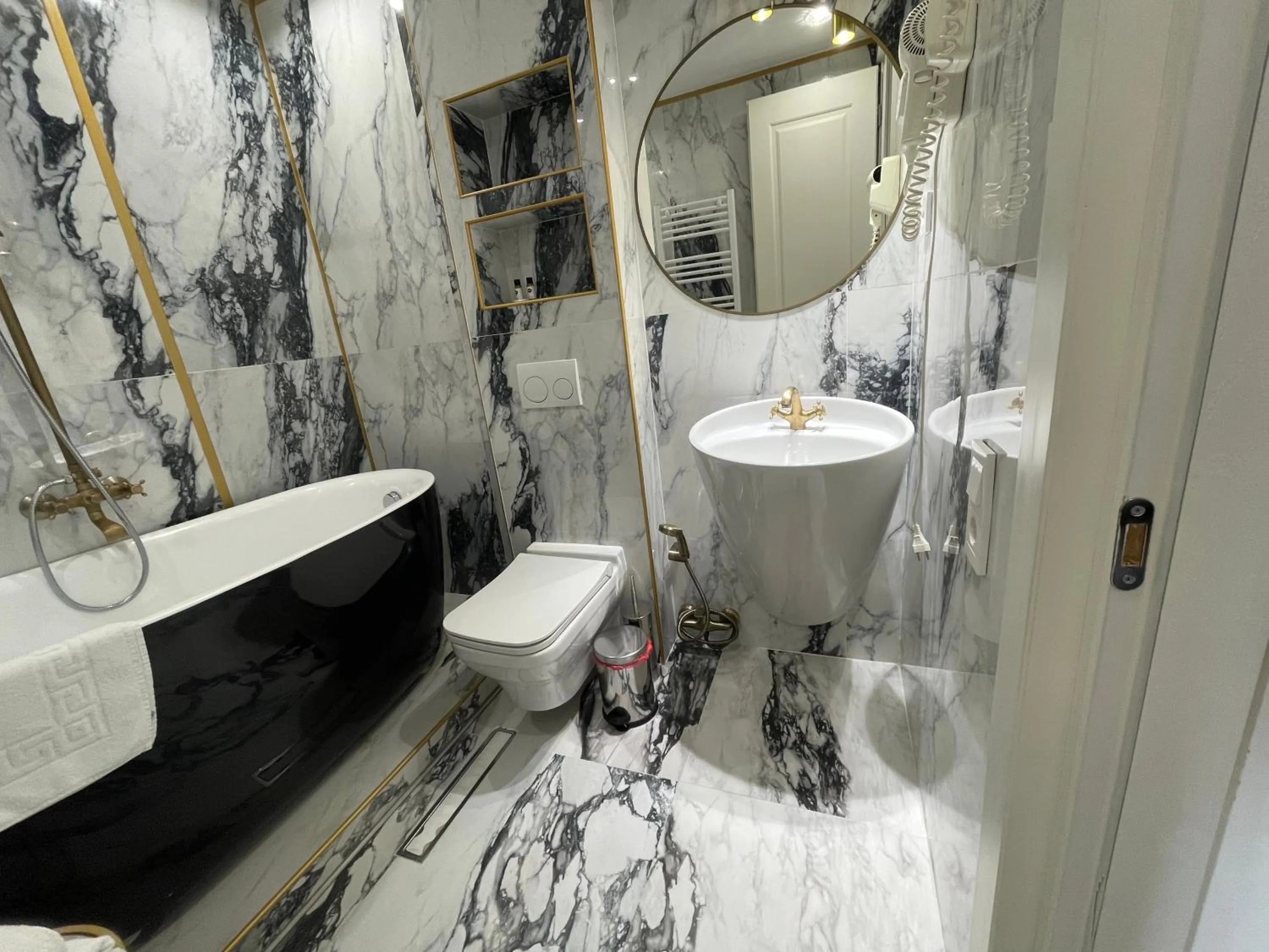 Bathroom in Rikhe palace boutique hotel