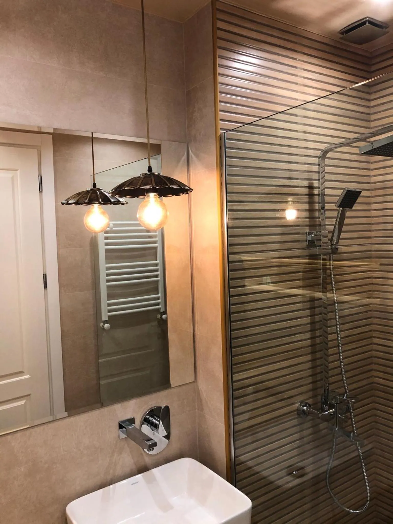 Shower in Rikhe palace boutique hotel