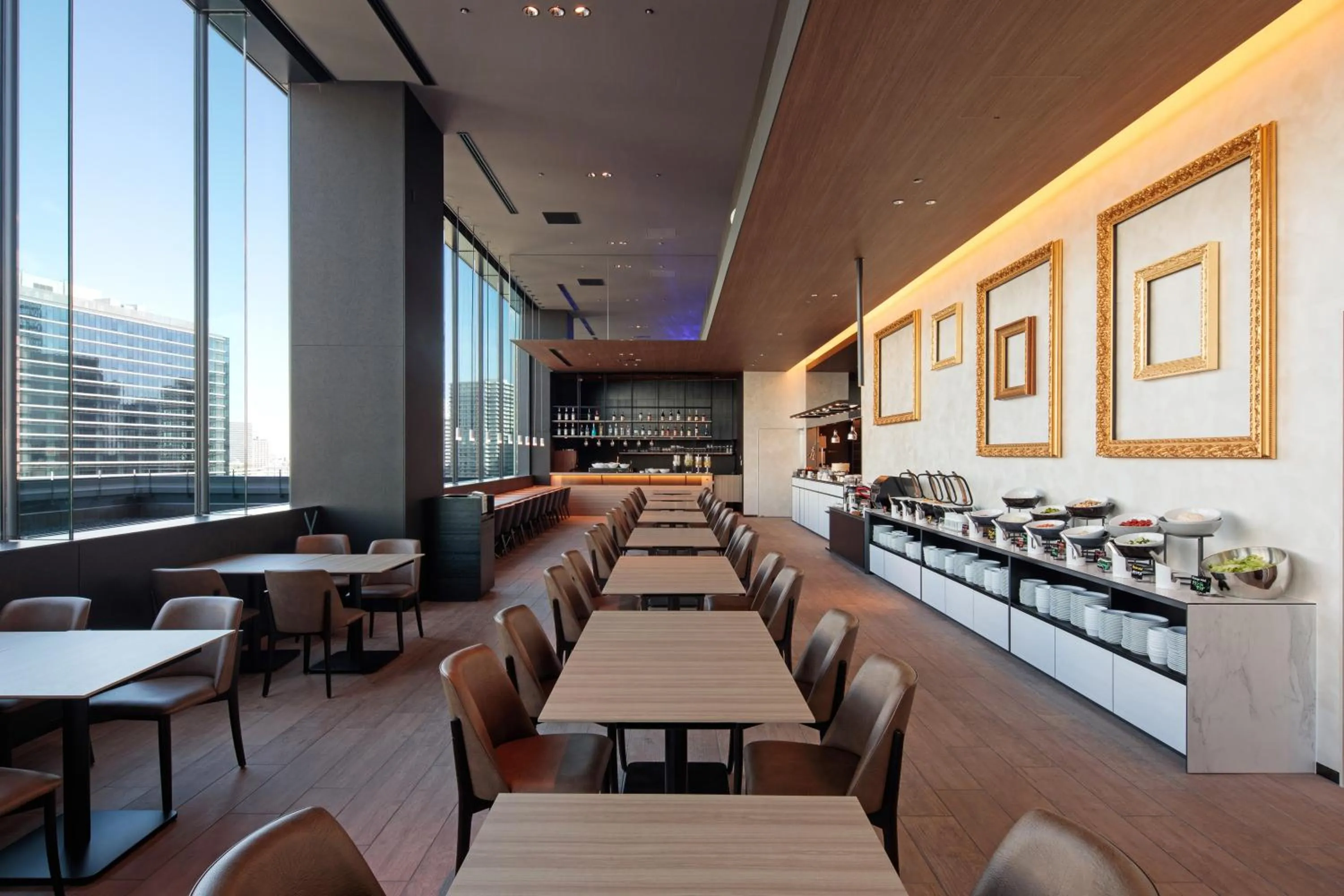 Restaurant/places to eat in Yokohama Tokyu REI Hotel