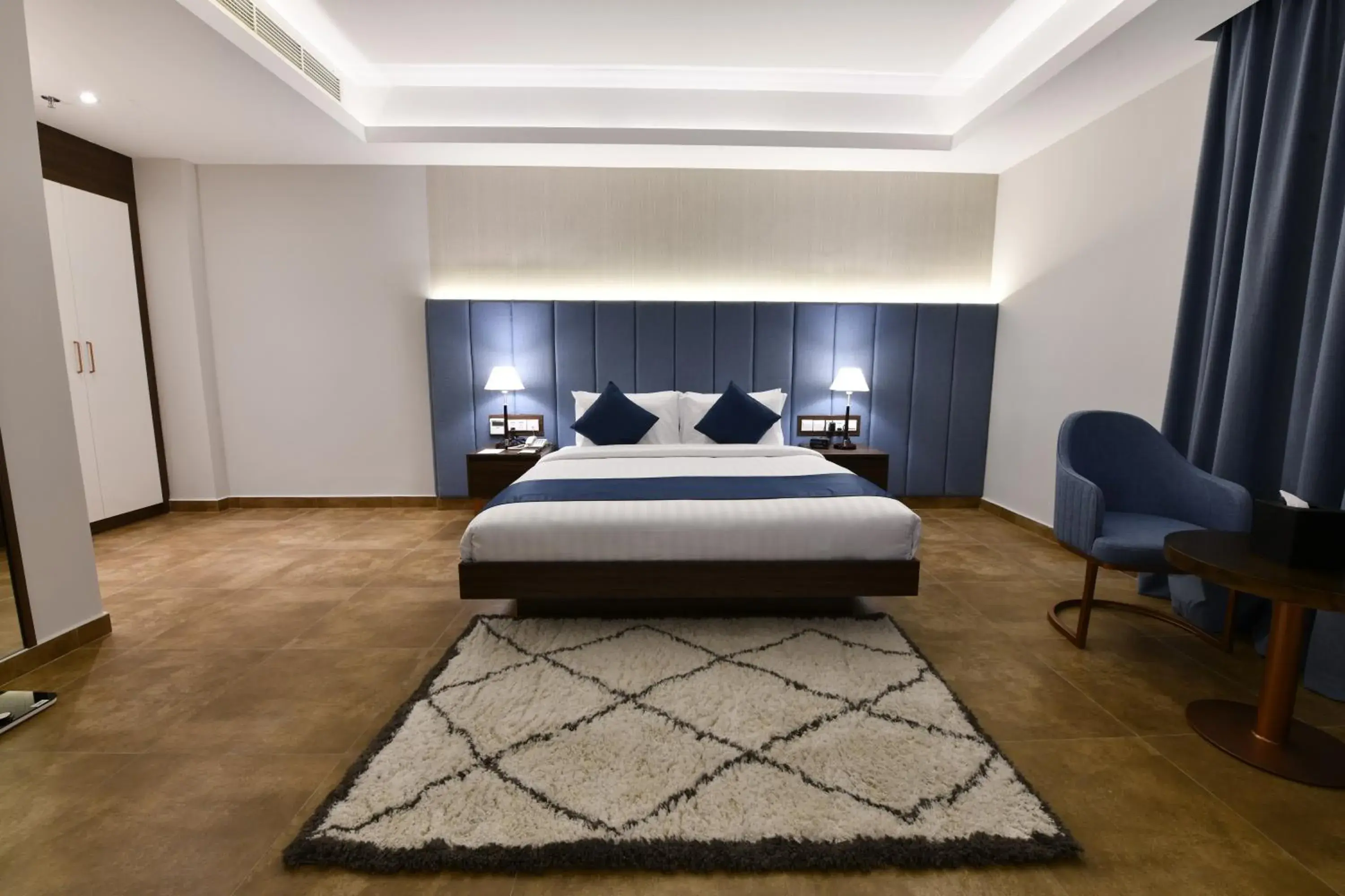 Deluxe Suite in JUFFAIR BOULEVARD HOTEL & SUITES Deluxe Suite in JUFFAIR BOULEVARD HOTEL & SUITES