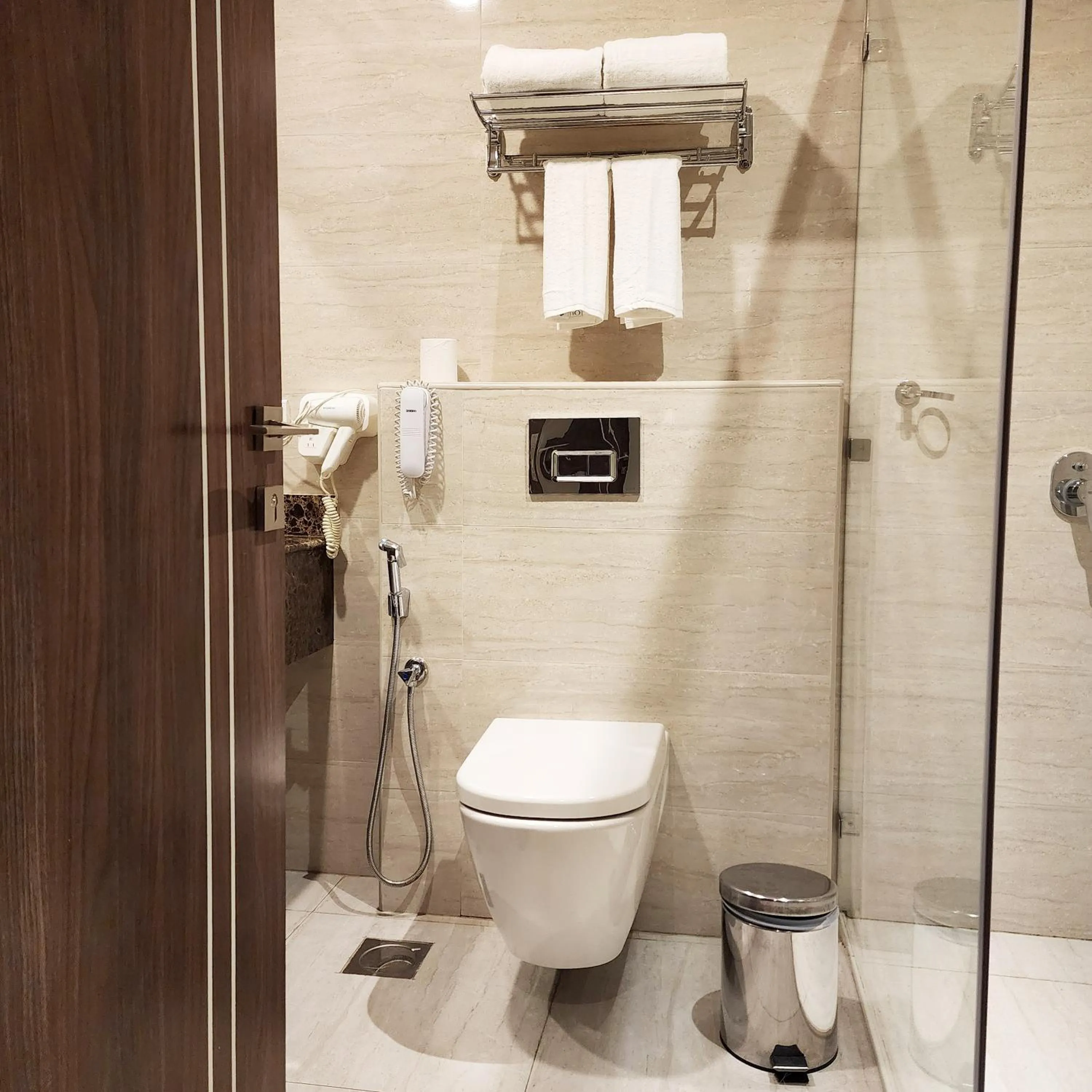 Bathroom in JUFFAIR BOULEVARD HOTEL & SUITES